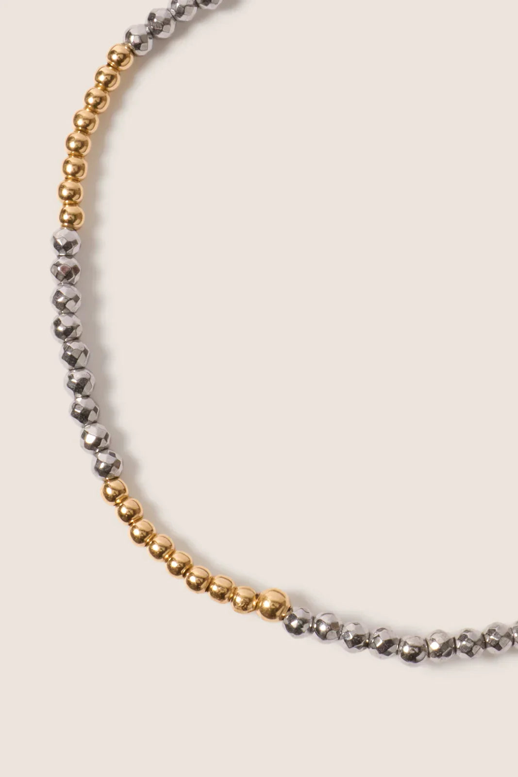 Blissful Pattern 2mm Bead Bracelet Silver Facete