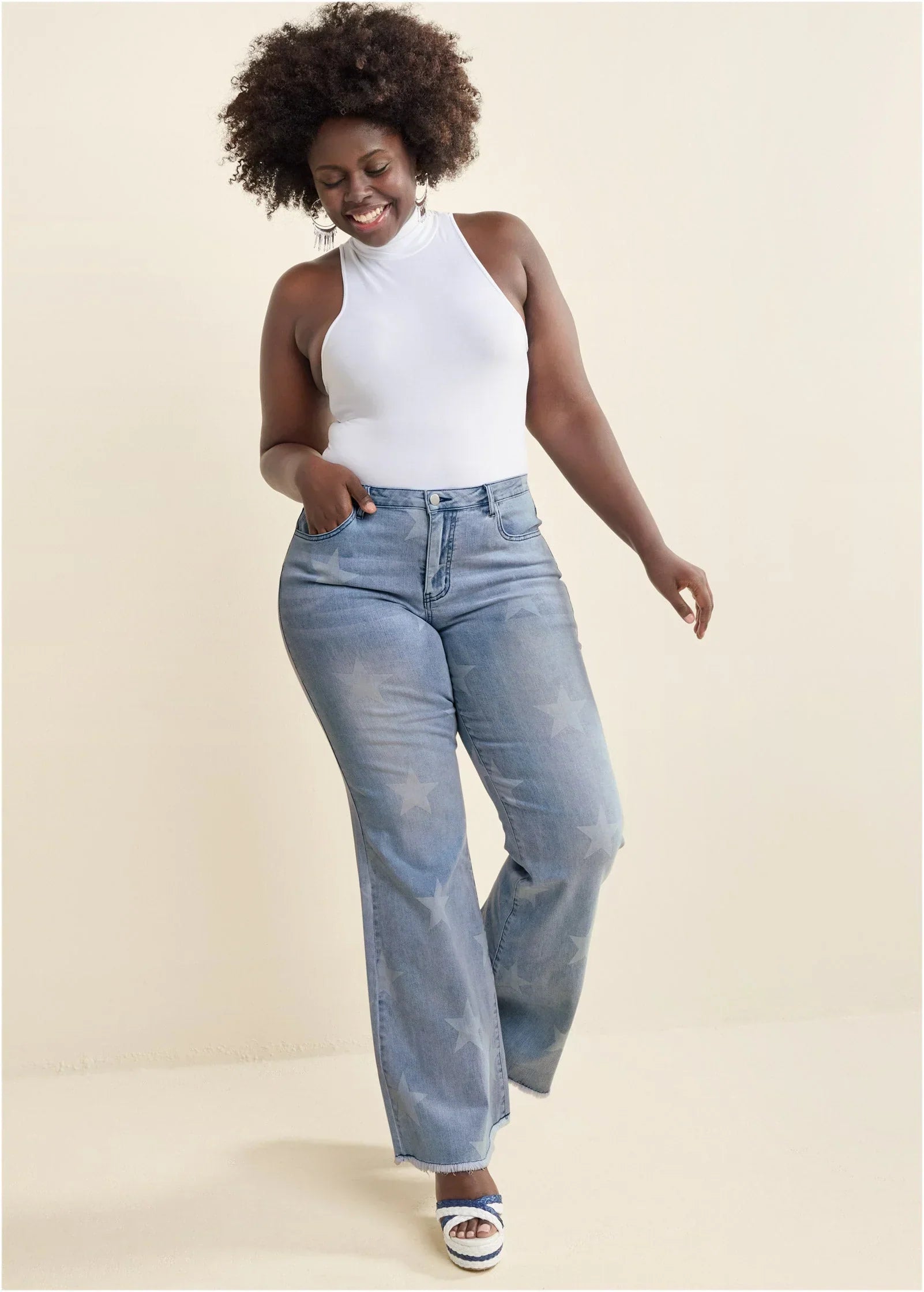 Mid Rise Star Flare Jeans Light Wash