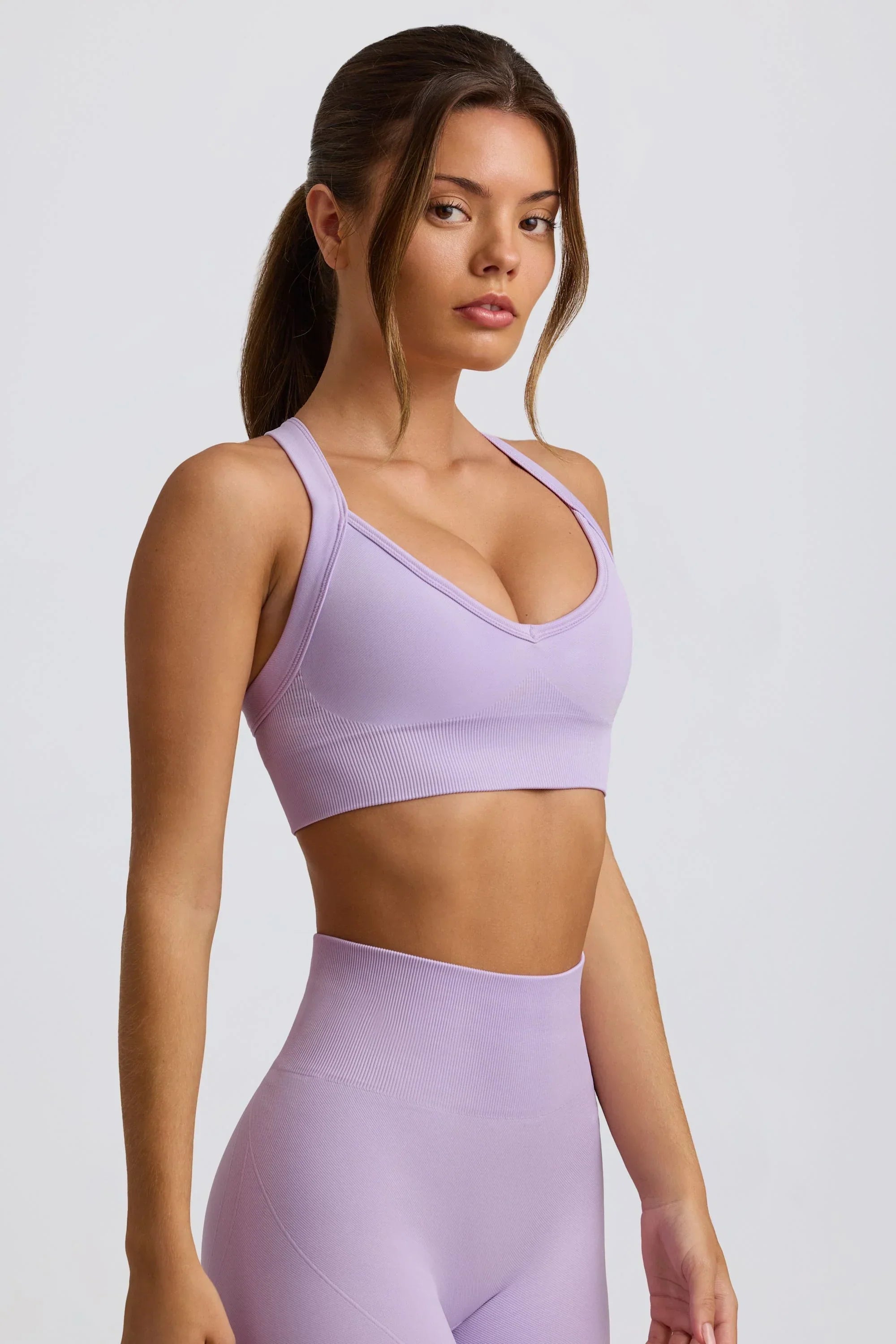 Super Sculpt Seamless Cross Back Sports Bra in Lavender