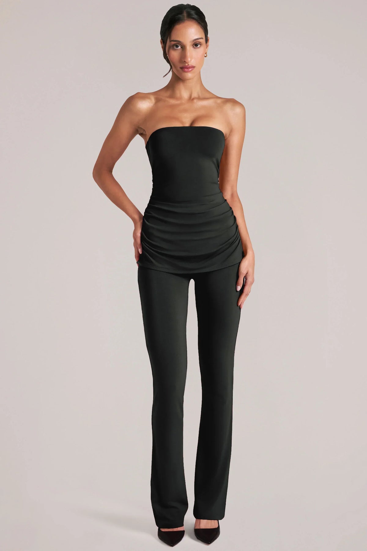 Mid Rise Fitted Trousers in Black