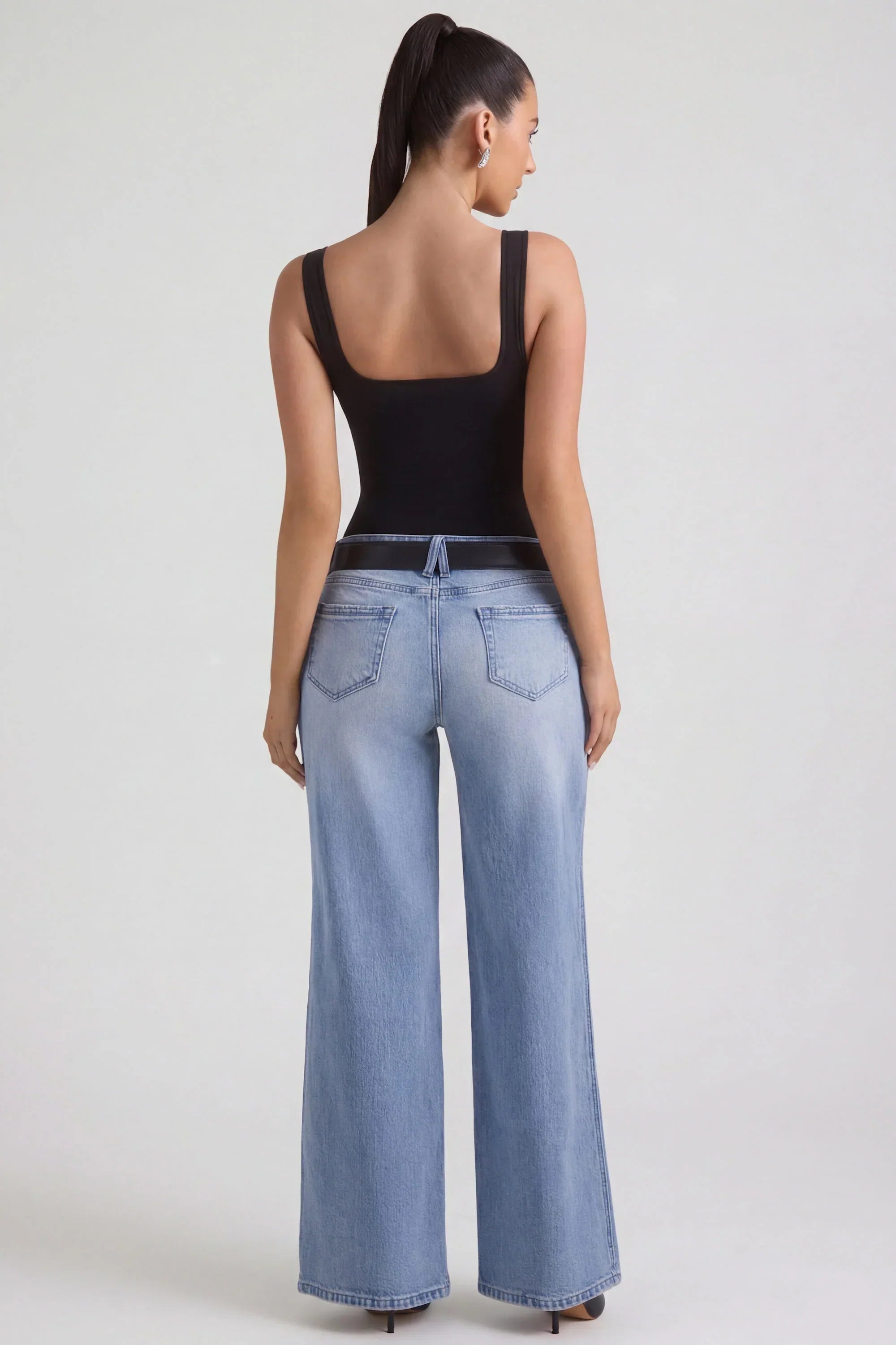 Low Rise Wide Leg Jeans in Vintage Wash