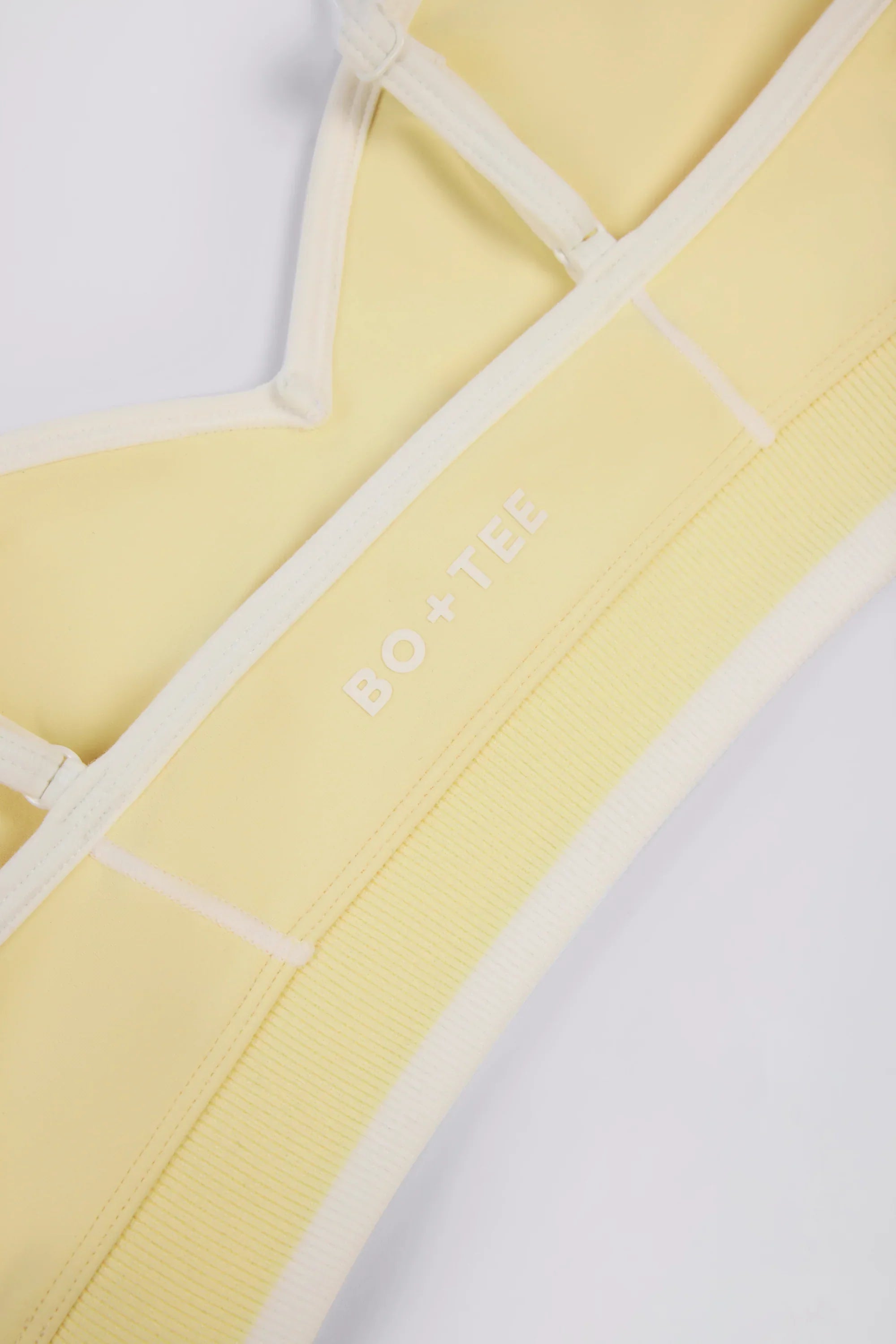 Soft Active Sweetheart Neck Contrast Sports Bra in Lemon