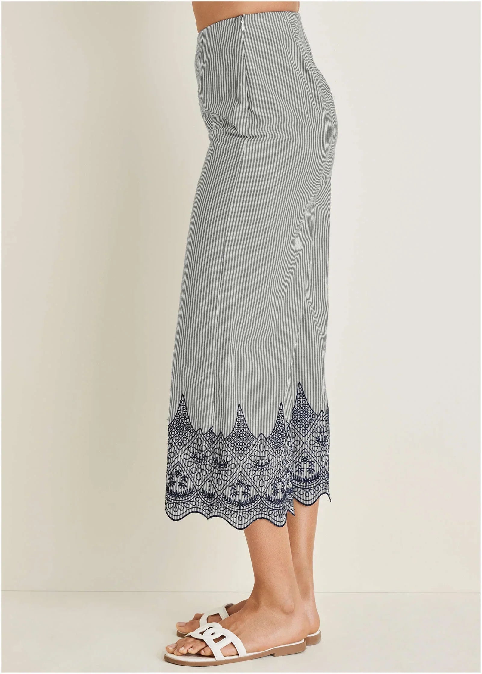 Pinstripe Eyelet Crop Pants Black Ecru