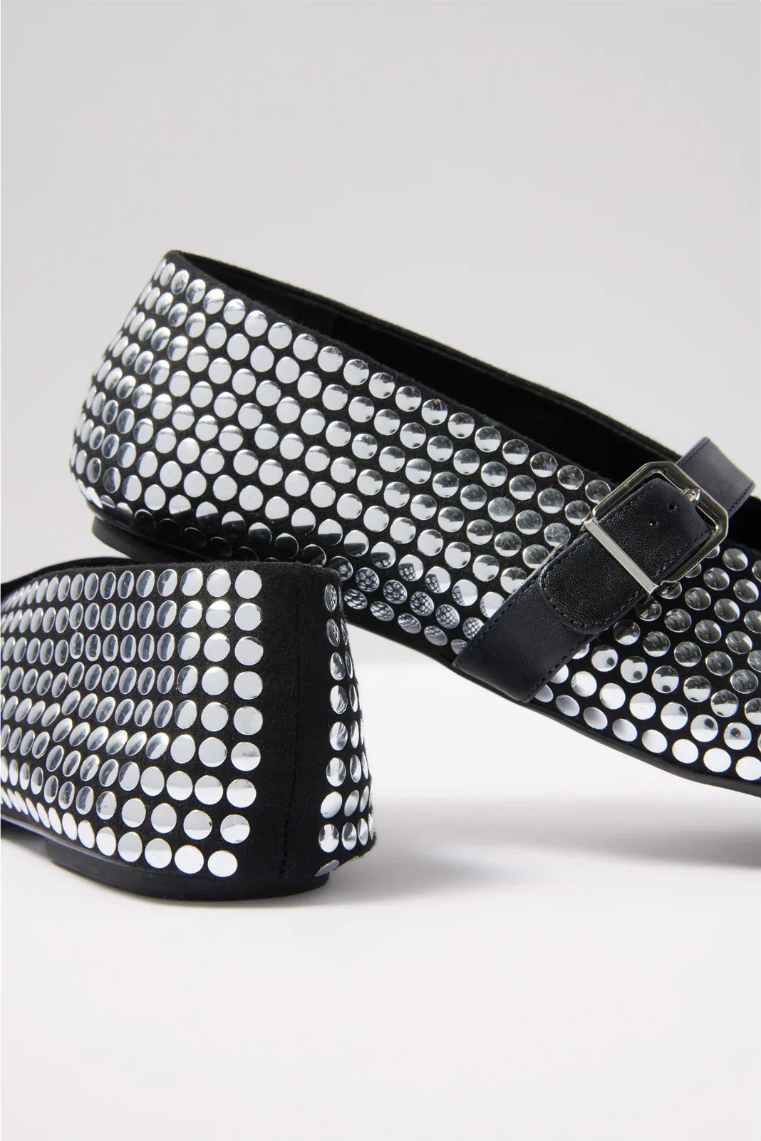 Eliza Stud Flat