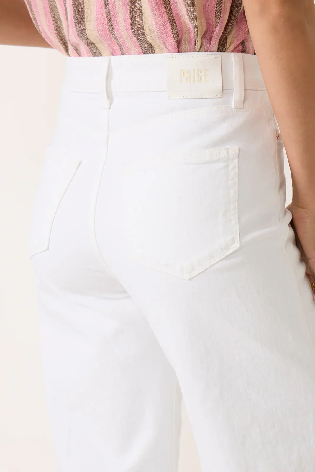 Anessa w Raw Hem