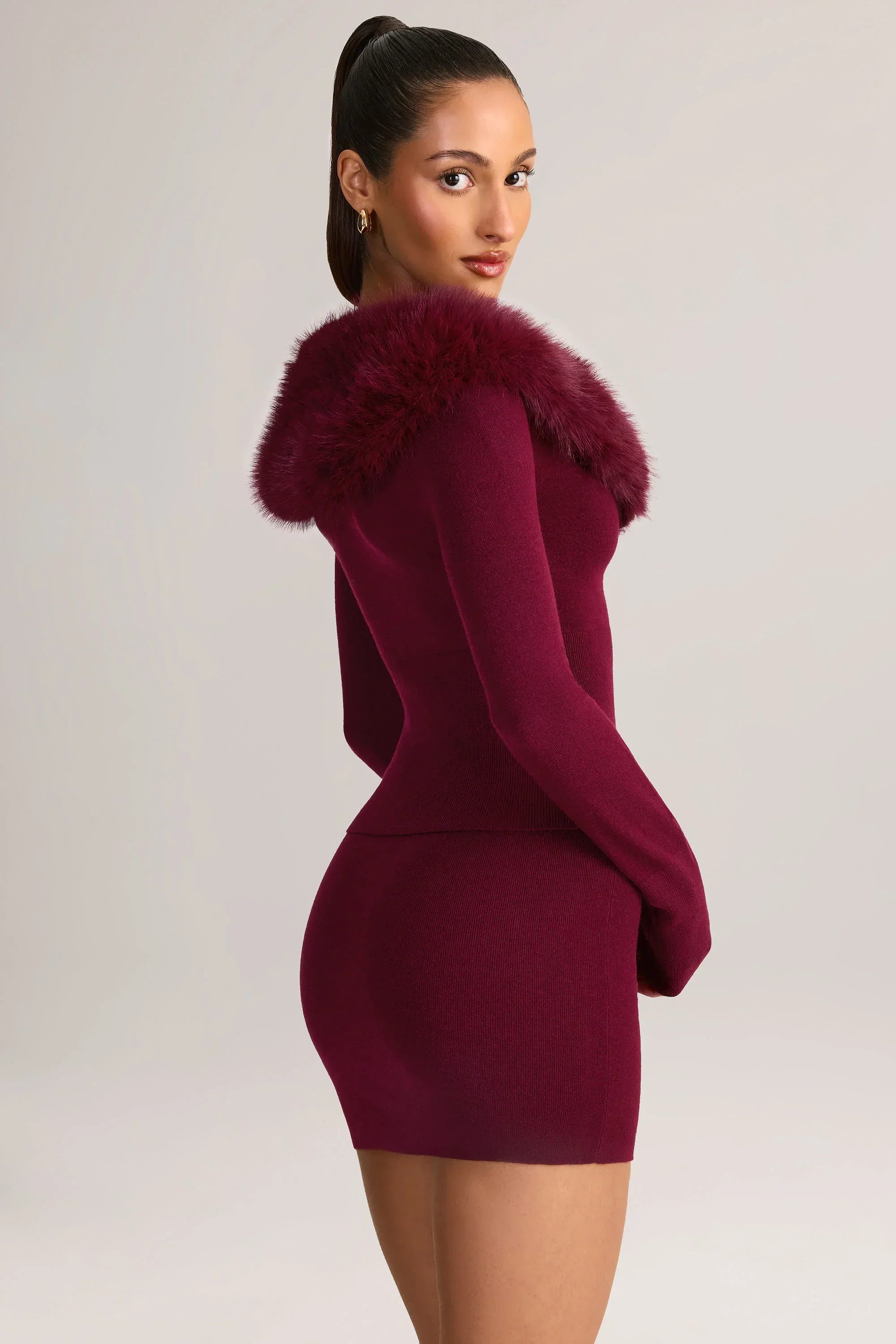 Knit Mid Rise Mini Skirt in Wine