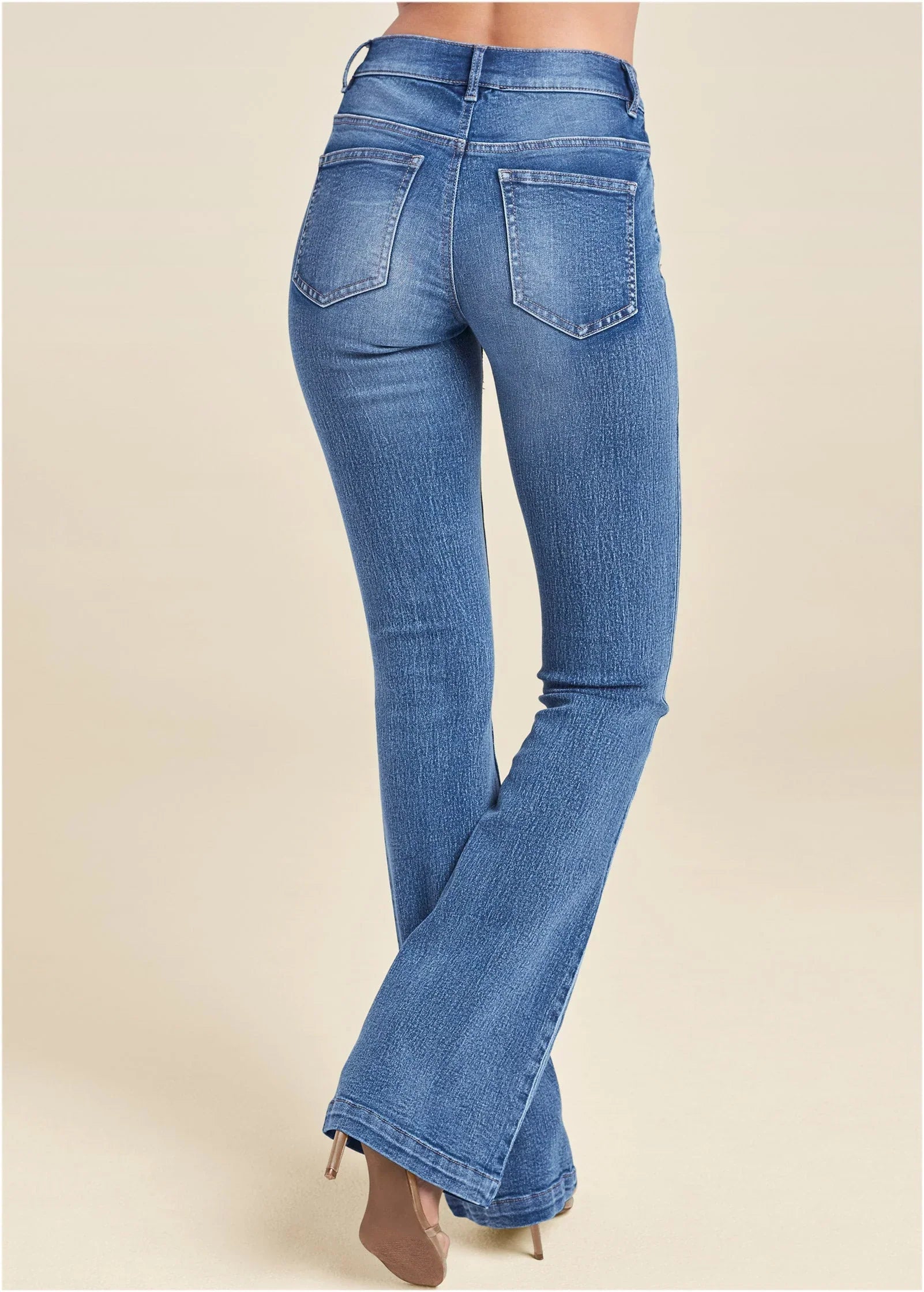 Halle Bootcut Jeans Medium Wash