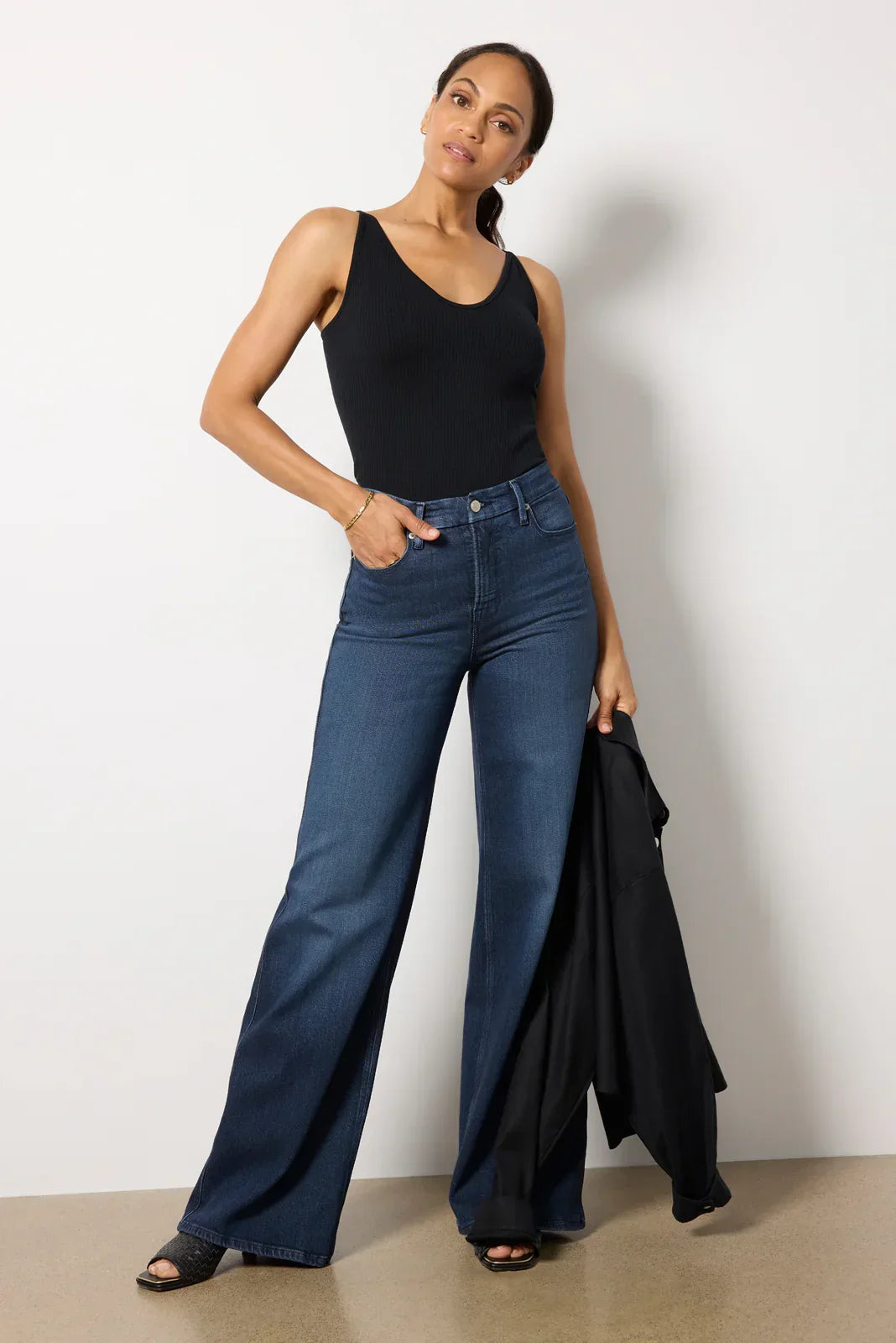 Nina Seamless V Neck Tank