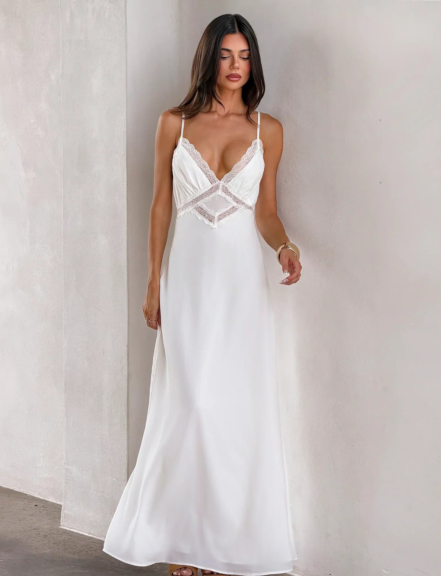 AISLYNN MAXI DRESS WHITE