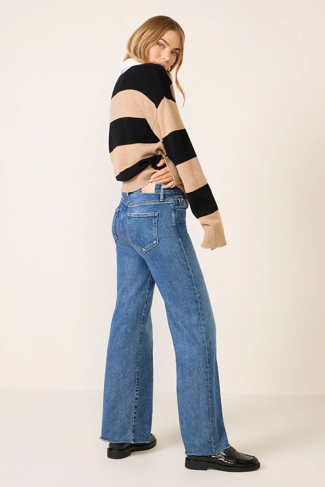 Anessa 31 w Raw Hem Wide Leg Jean