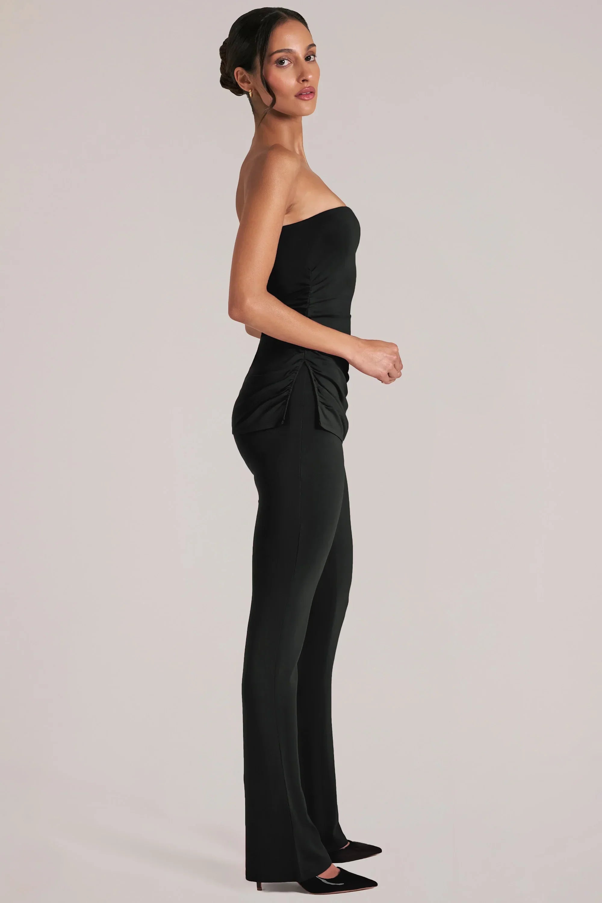 Mid Rise Fitted Trousers in Black