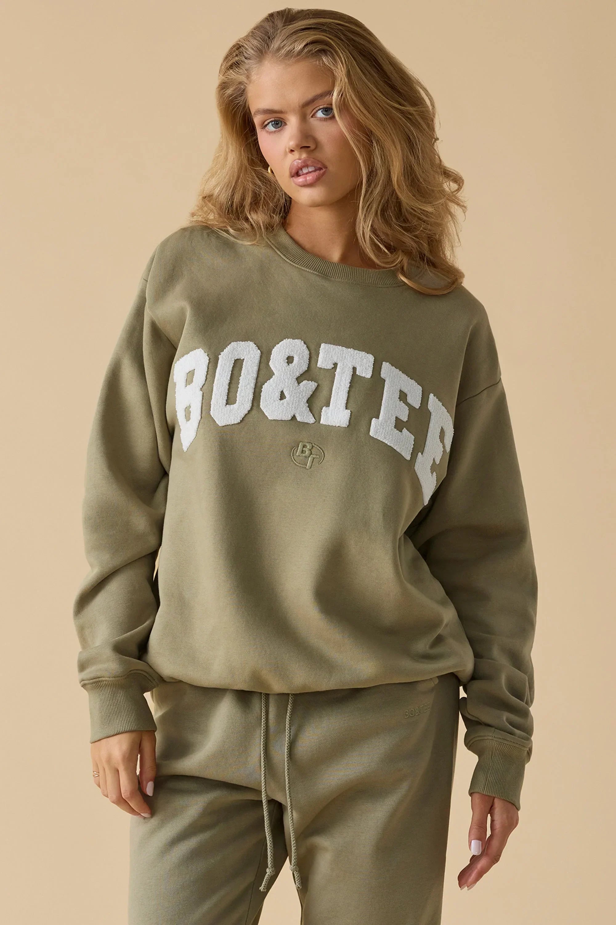 Oversized Crew Neck Sweatshirt in Soft Olive