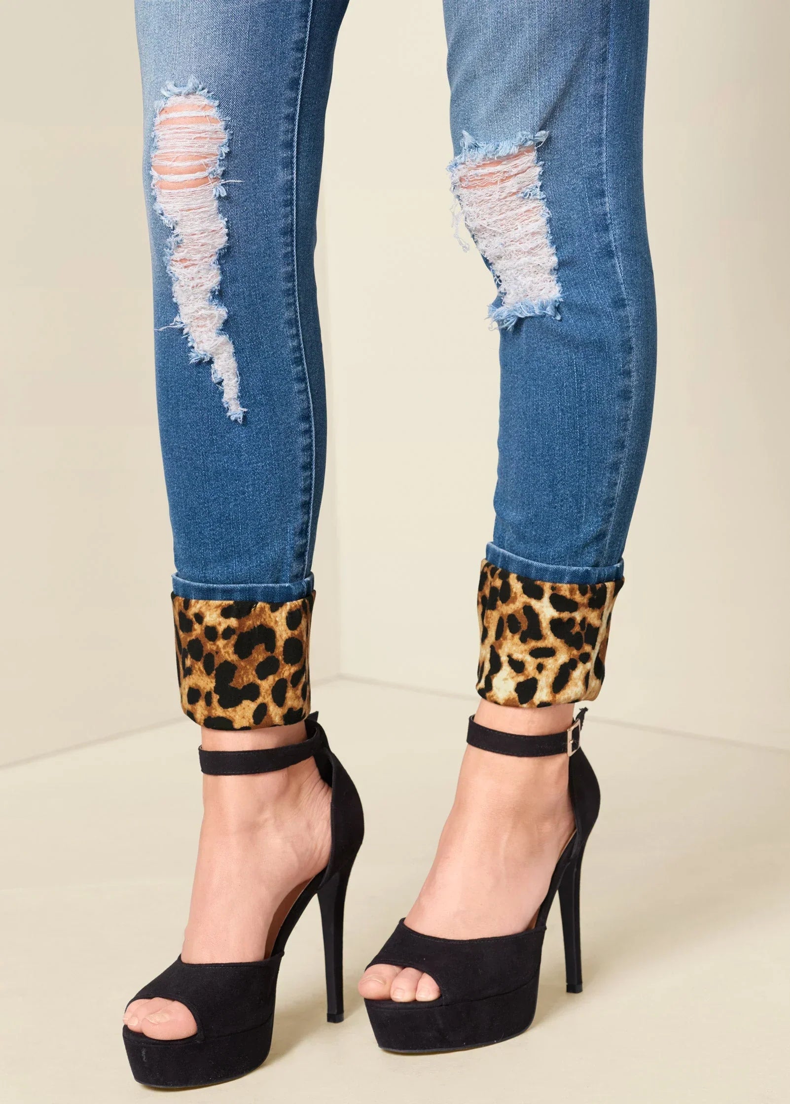 Leopard Cuffed Jeans Light Wash