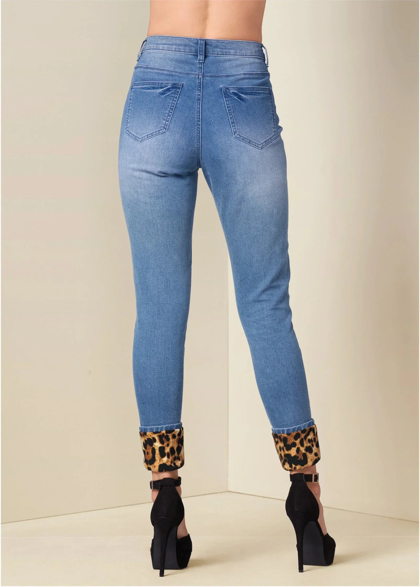 Leopard Cuffed Jeans Light Wash