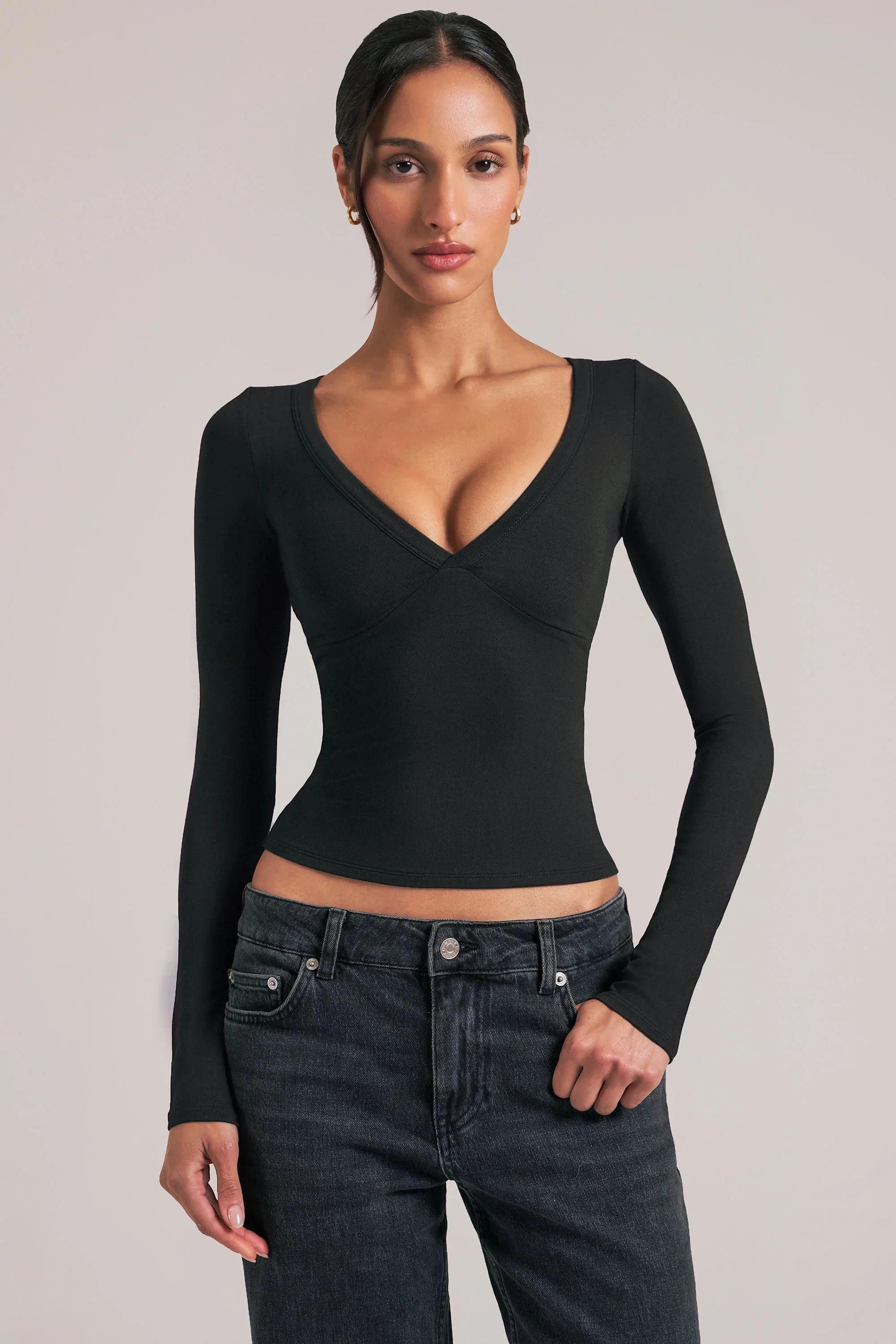 V Neck Long Sleeve Top in Black