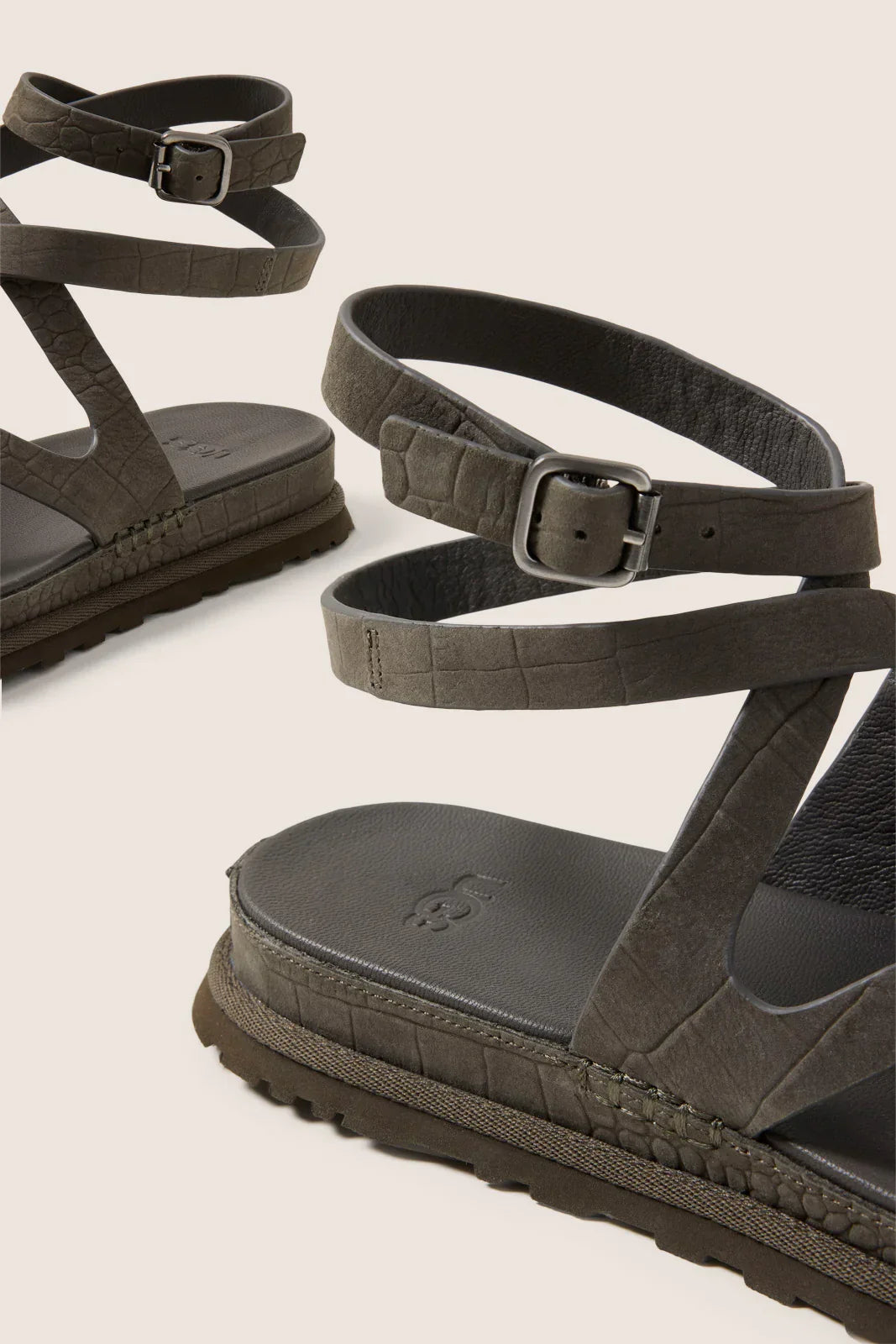 Goldgengaze Embossed Ankle Wrap