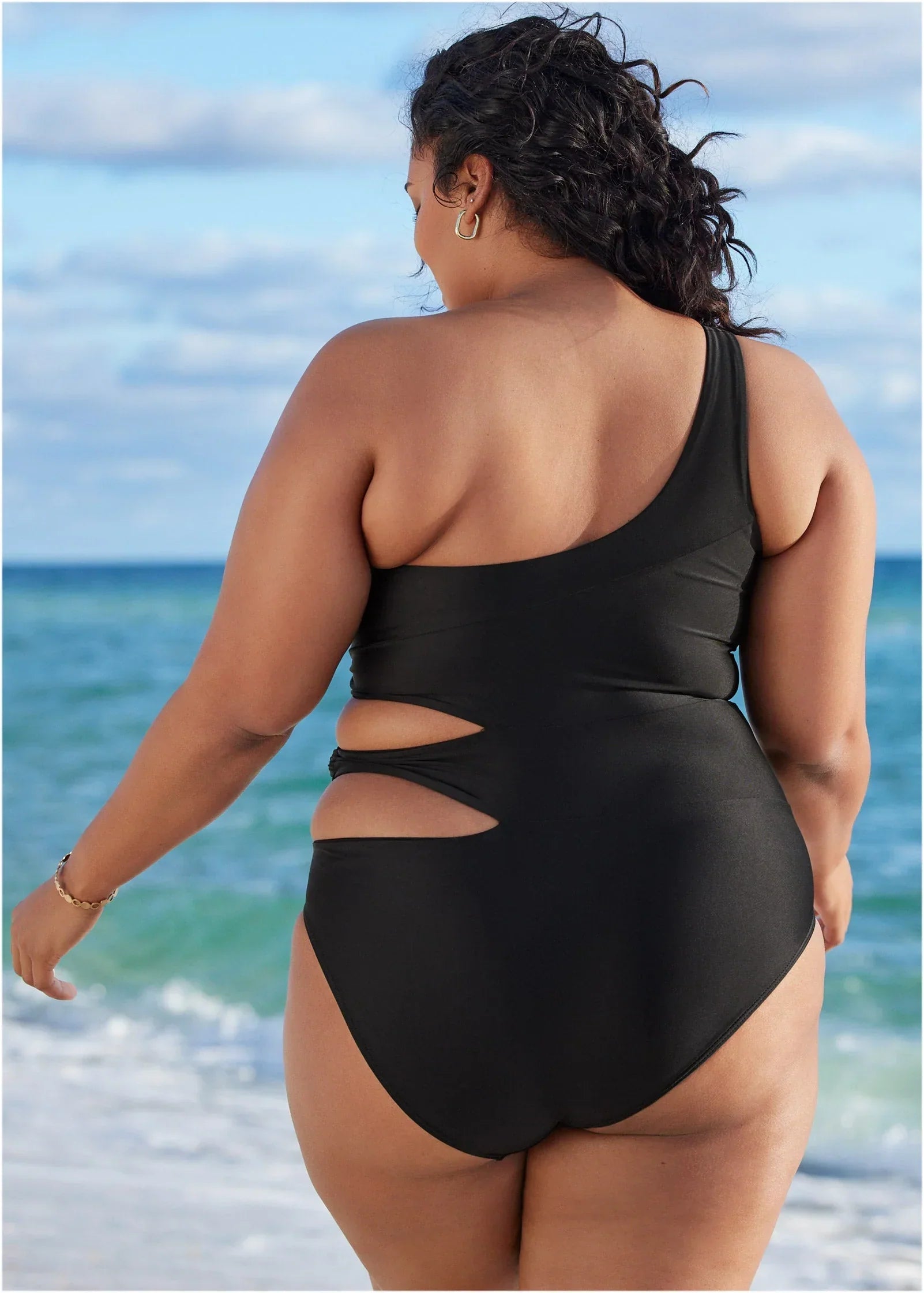 The Audrey One Piece Black Beauty