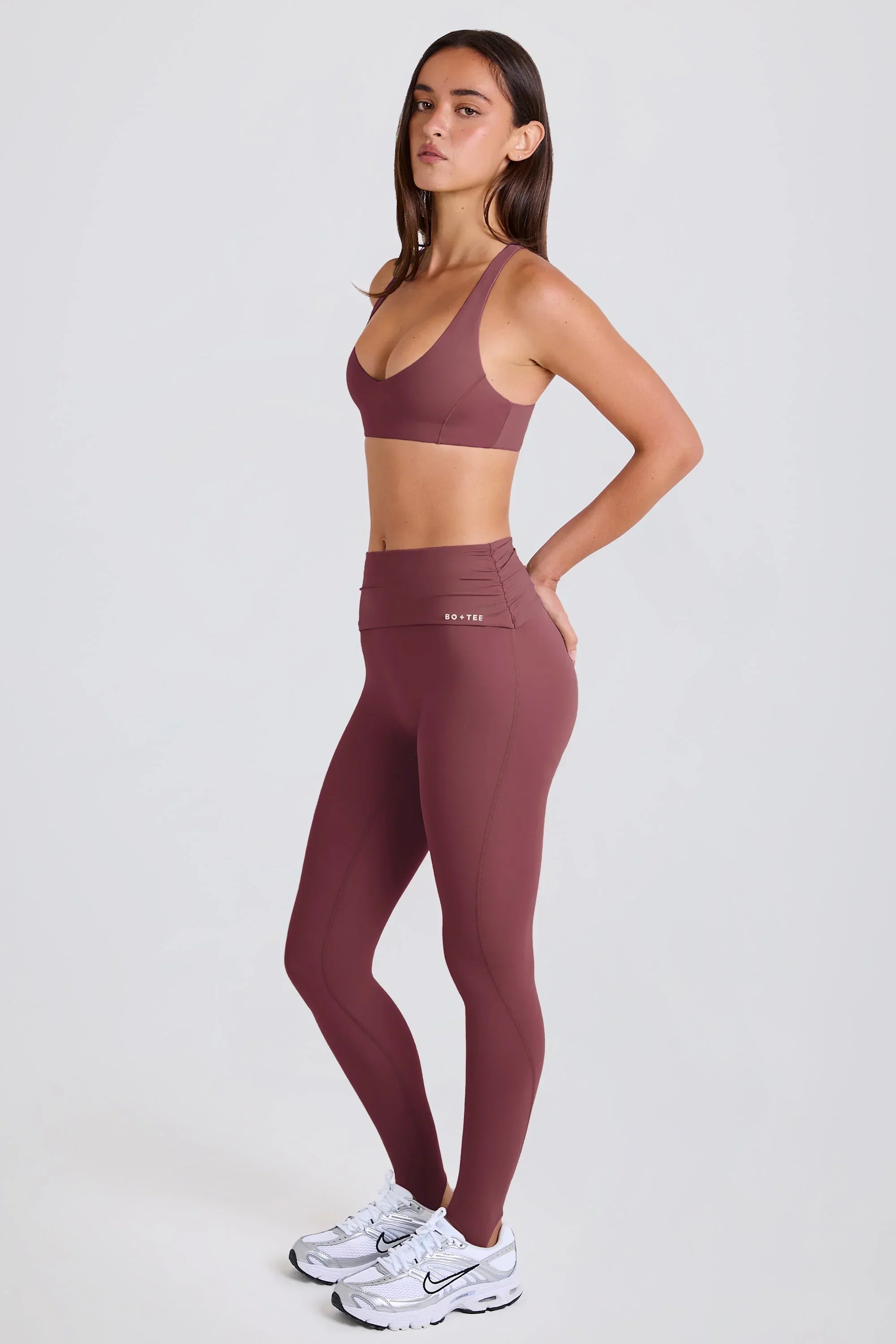 Foldover Mid Rise Stirrup Leggings in Acai