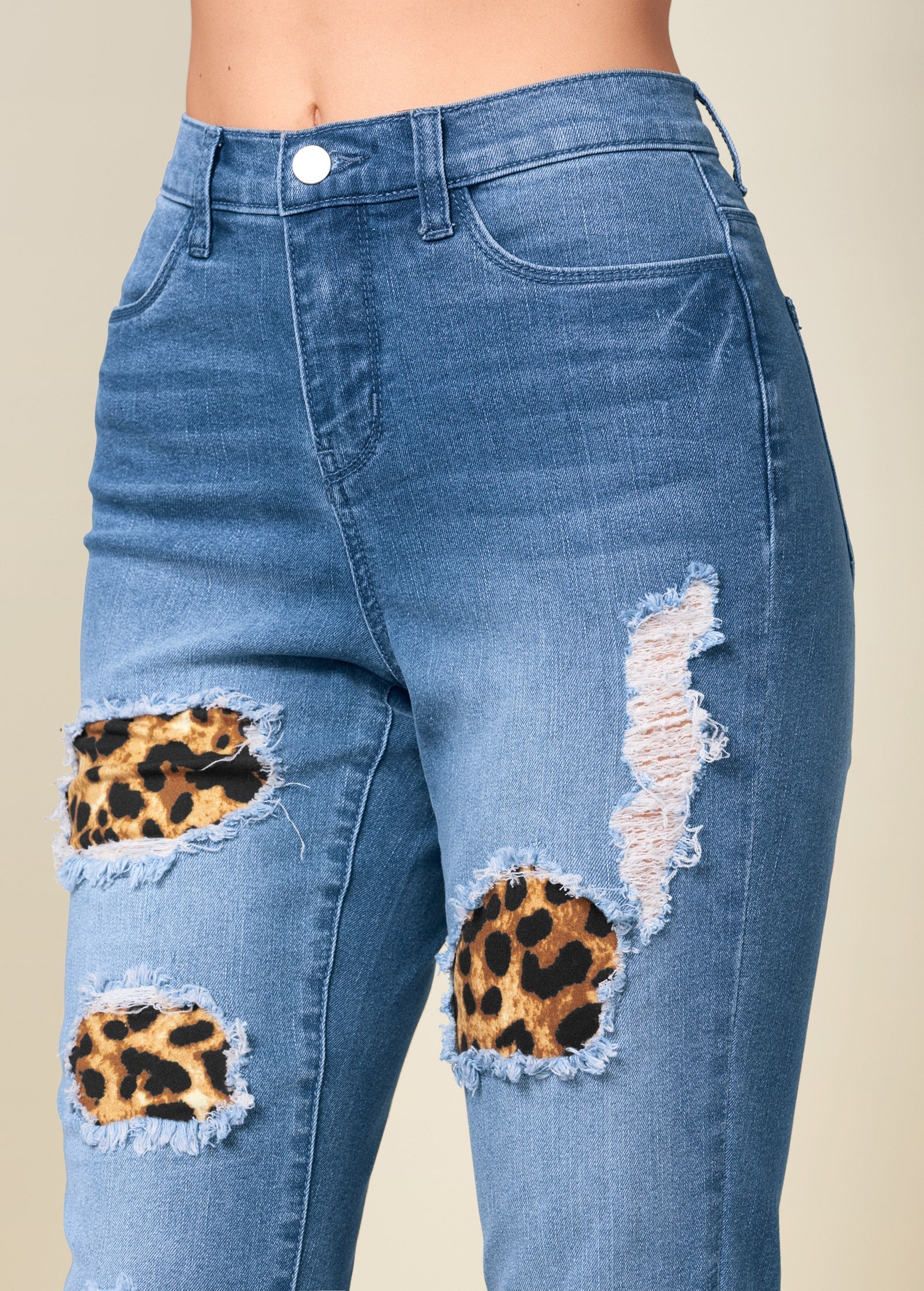 Leopard Cuffed Jeans Light Wash