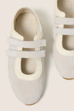 Swan Sneakerina