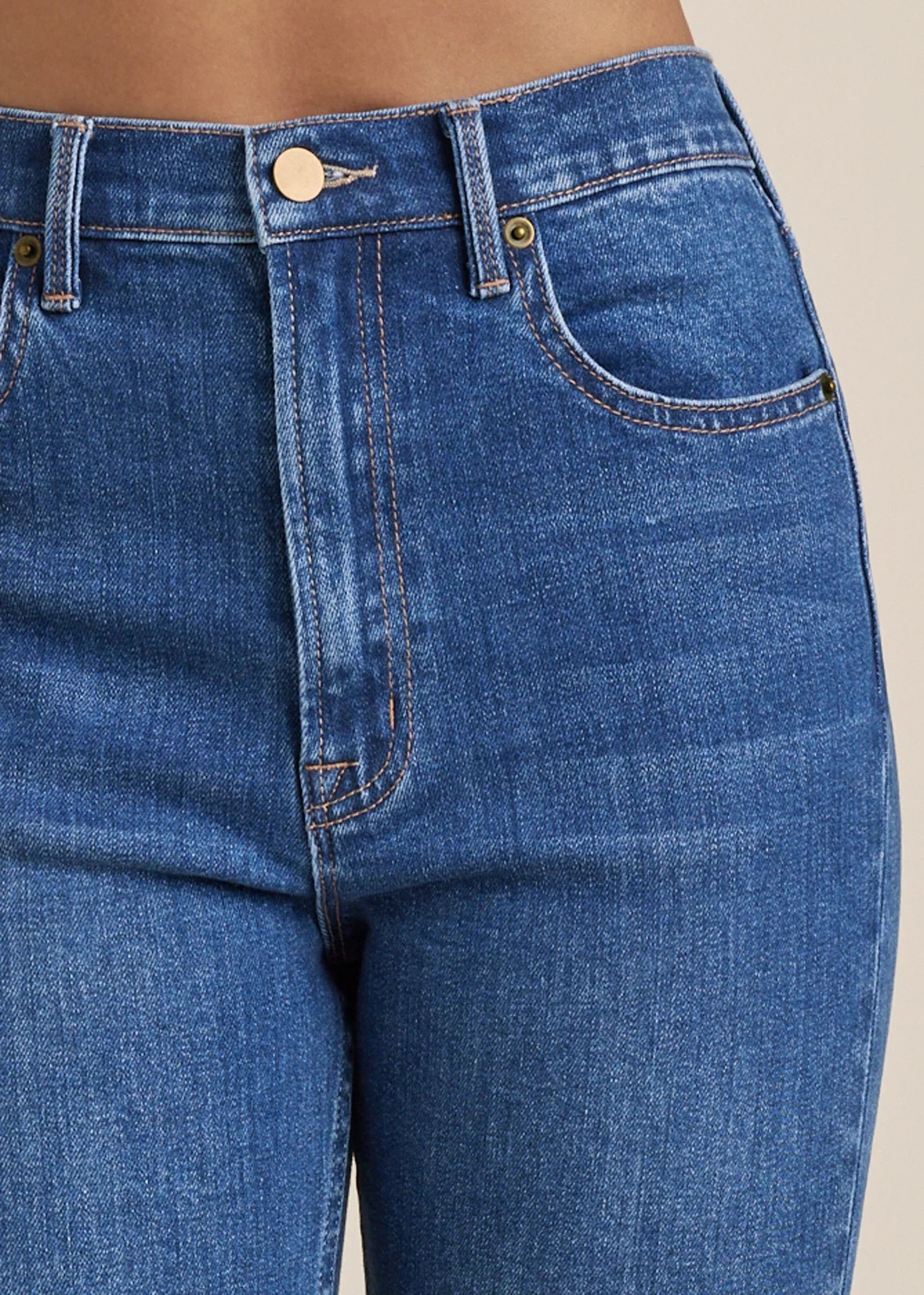 Straight Leg Jeans Medium Wash