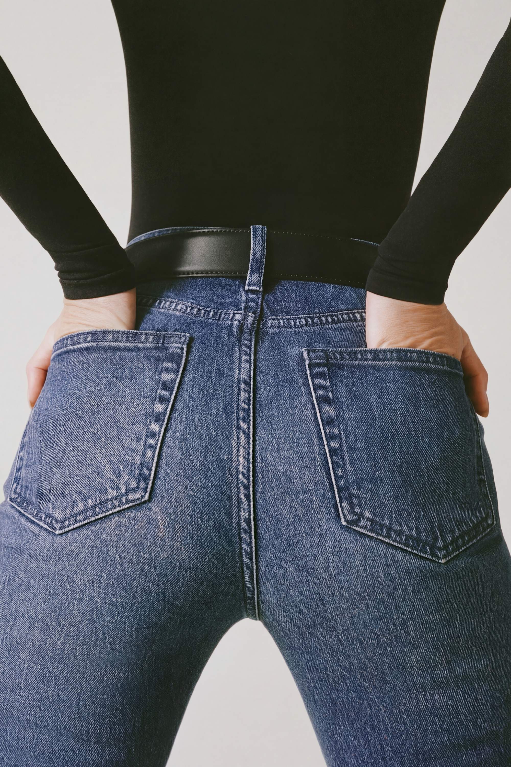 High Rise Flared Jeans in Indigo Wash