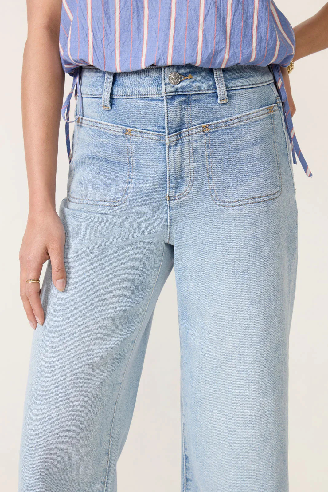 Petite Anessa W Front Yoke