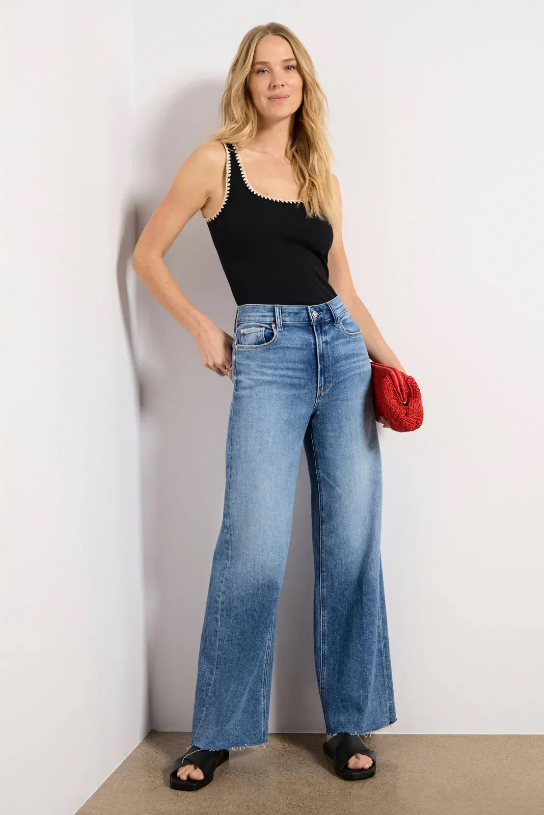 Anessa 31 W Raw Hem