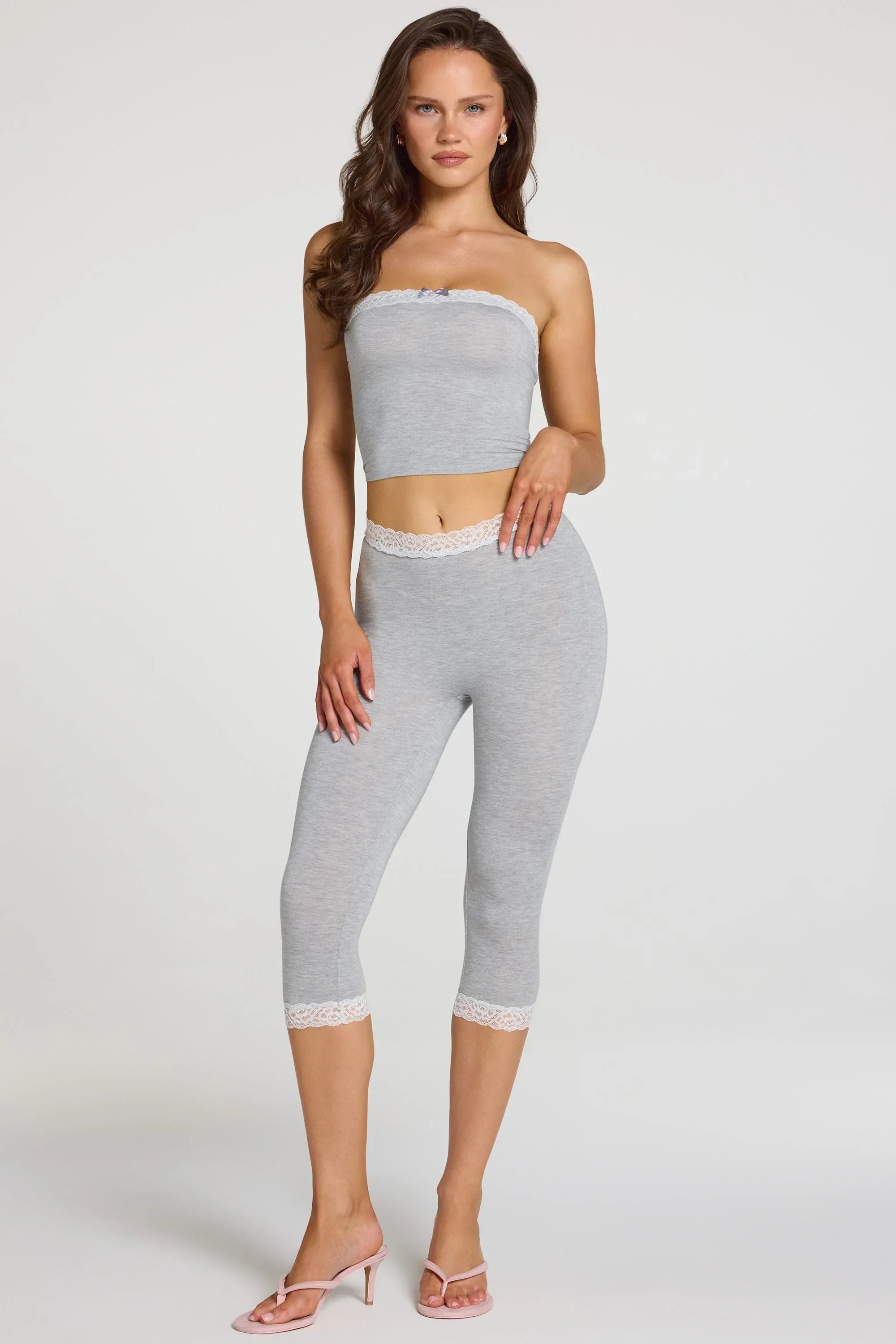 Modal Lace Trim Mid Rise Capri Leggings in Grey Marl