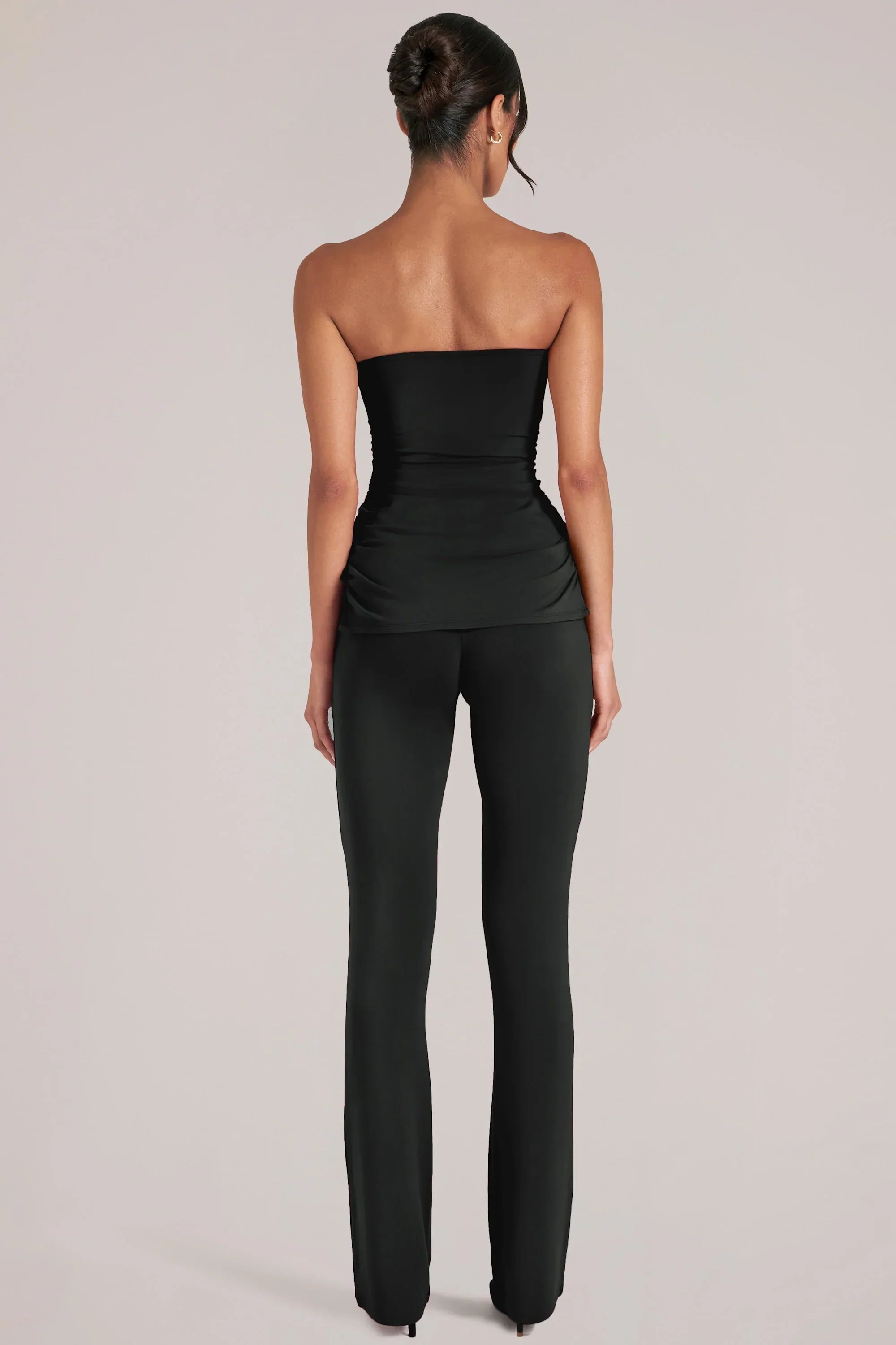 Mid Rise Fitted Trousers in Black
