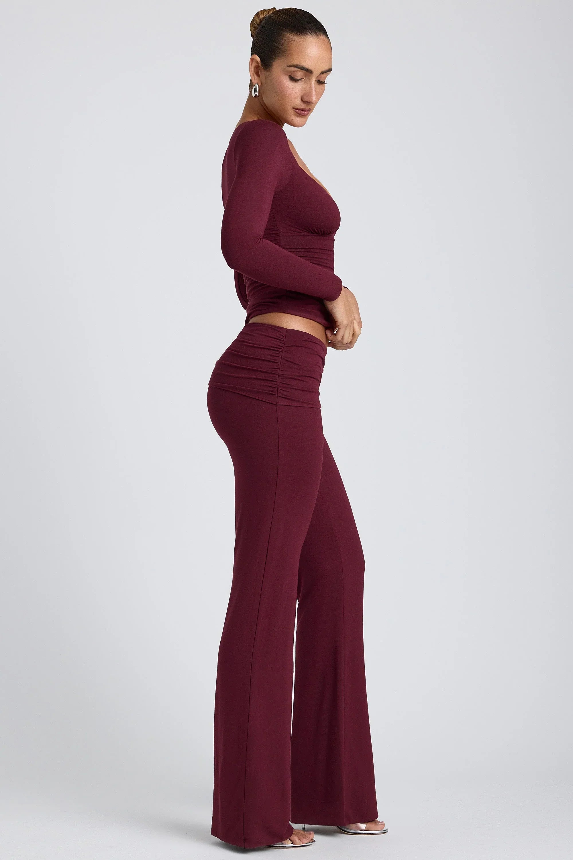 Mid Rise Straight Leg Trousers in Plum