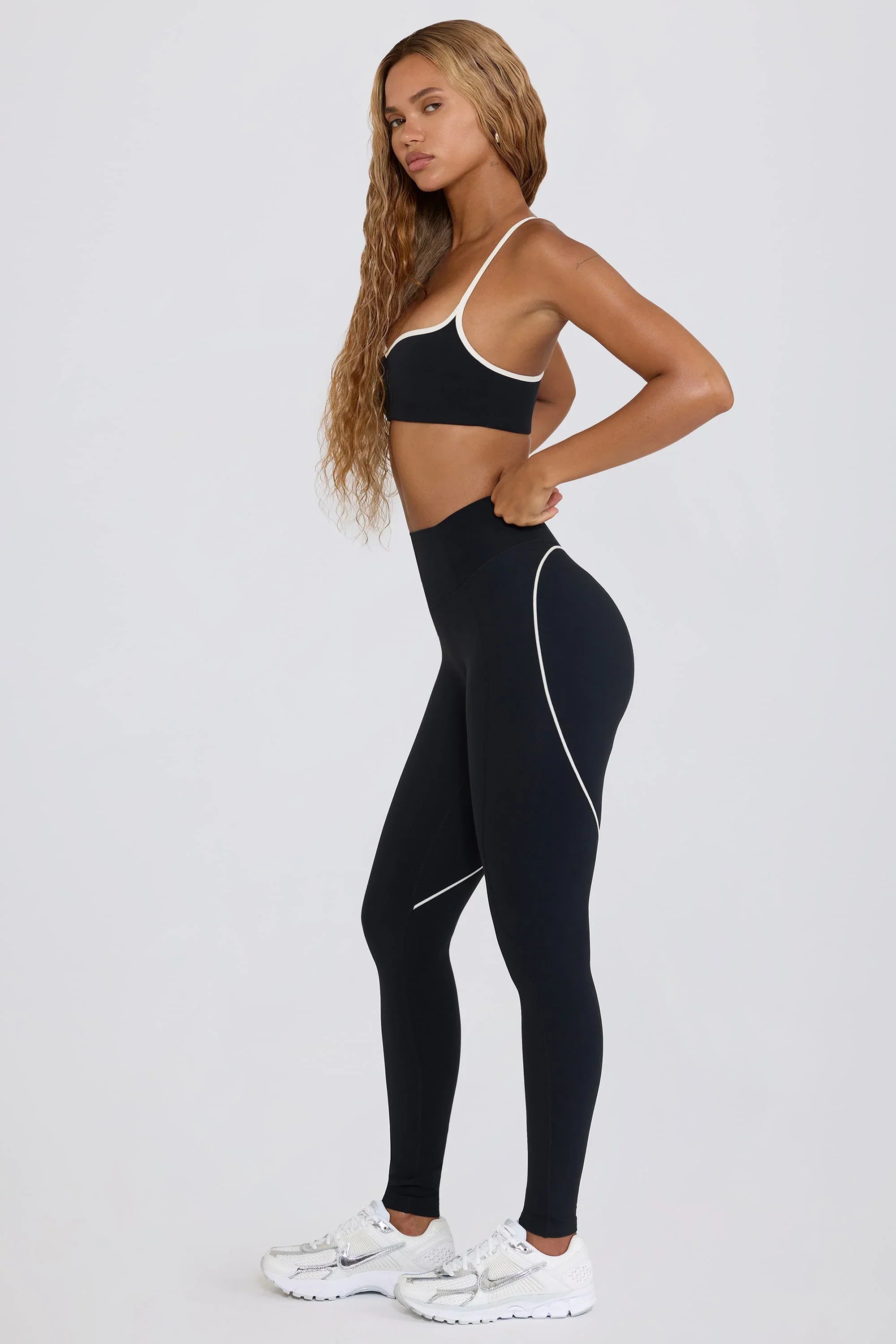 Soft Active Mid Rise Leggings in Black