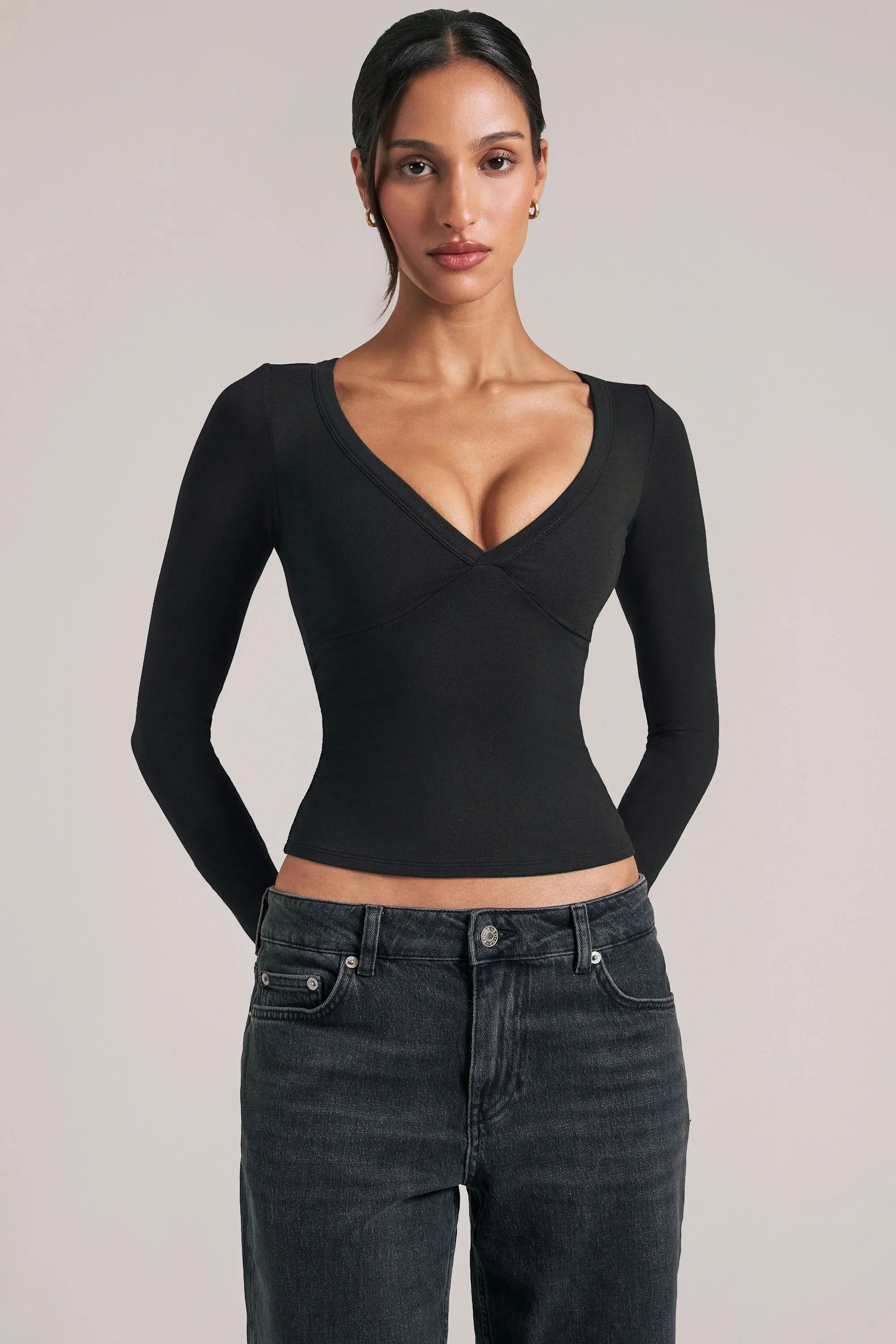 V Neck Long Sleeve Top in Black
