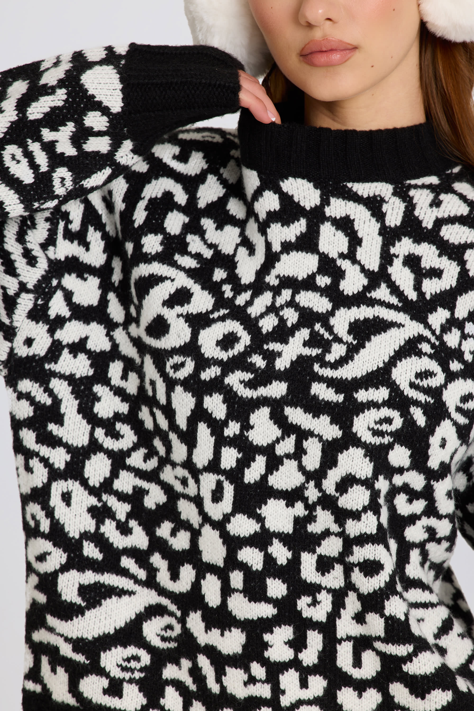 Jacquard Knit Oversized Jumper in Black
