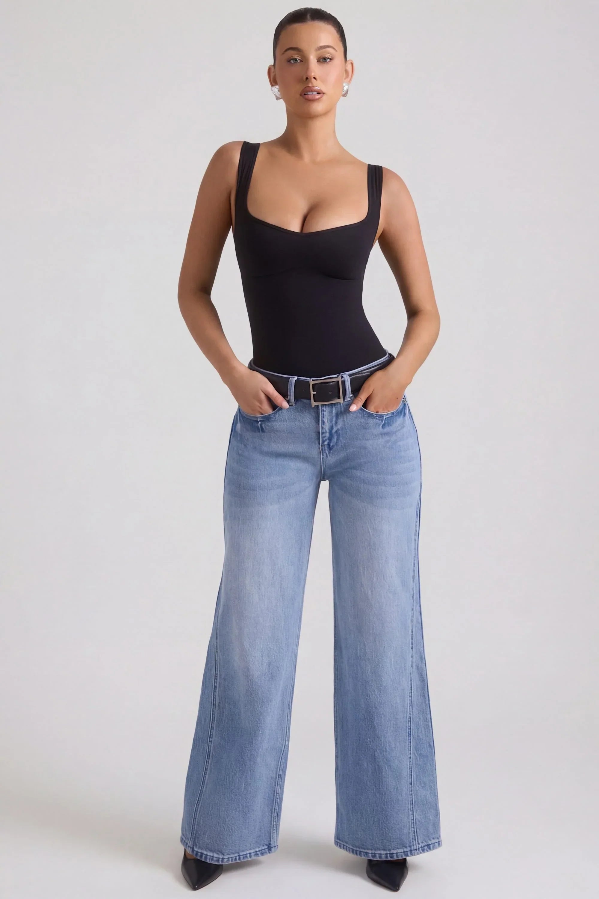 Low Rise Wide Leg Jeans in Vintage Wash