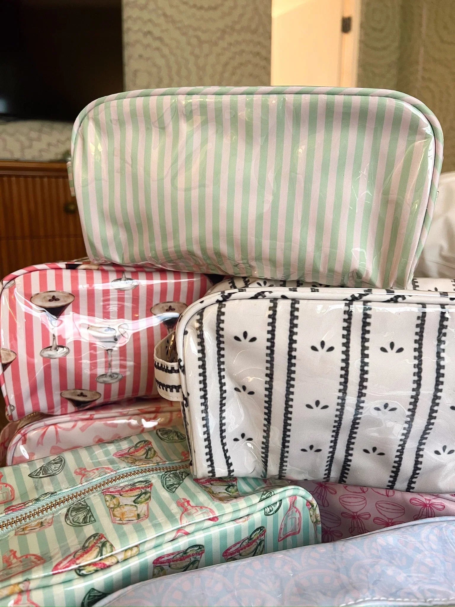 KenzKustomz Clear Coat Toiletry Dopp Kit
