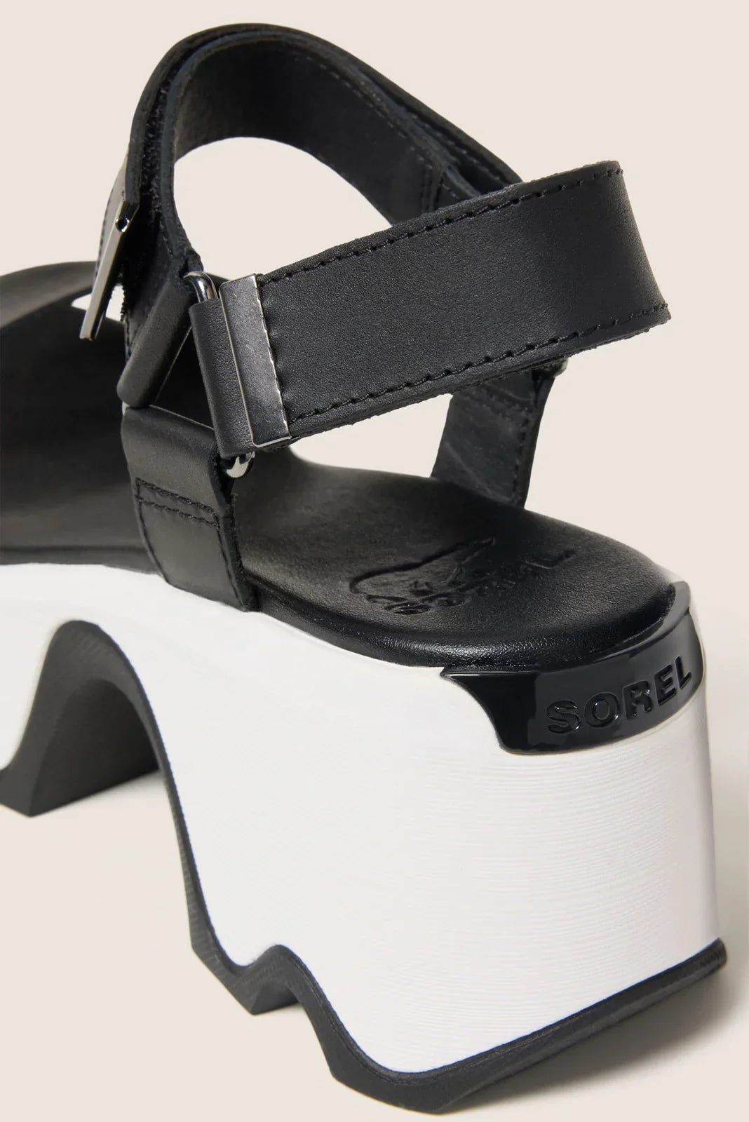 Kinetic Aura Y Strap Sandal