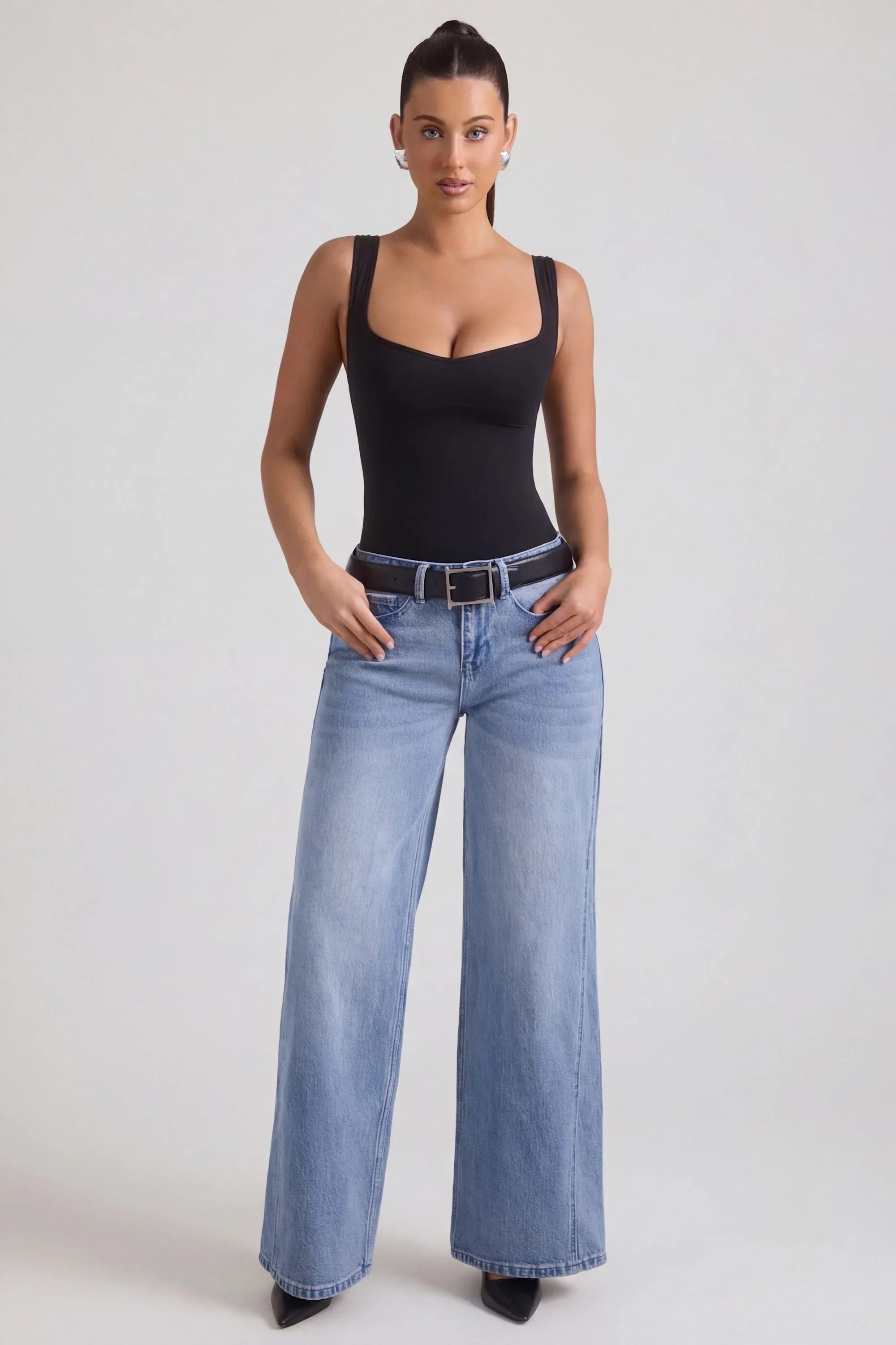 Low Rise Wide Leg Jeans in Vintage Wash