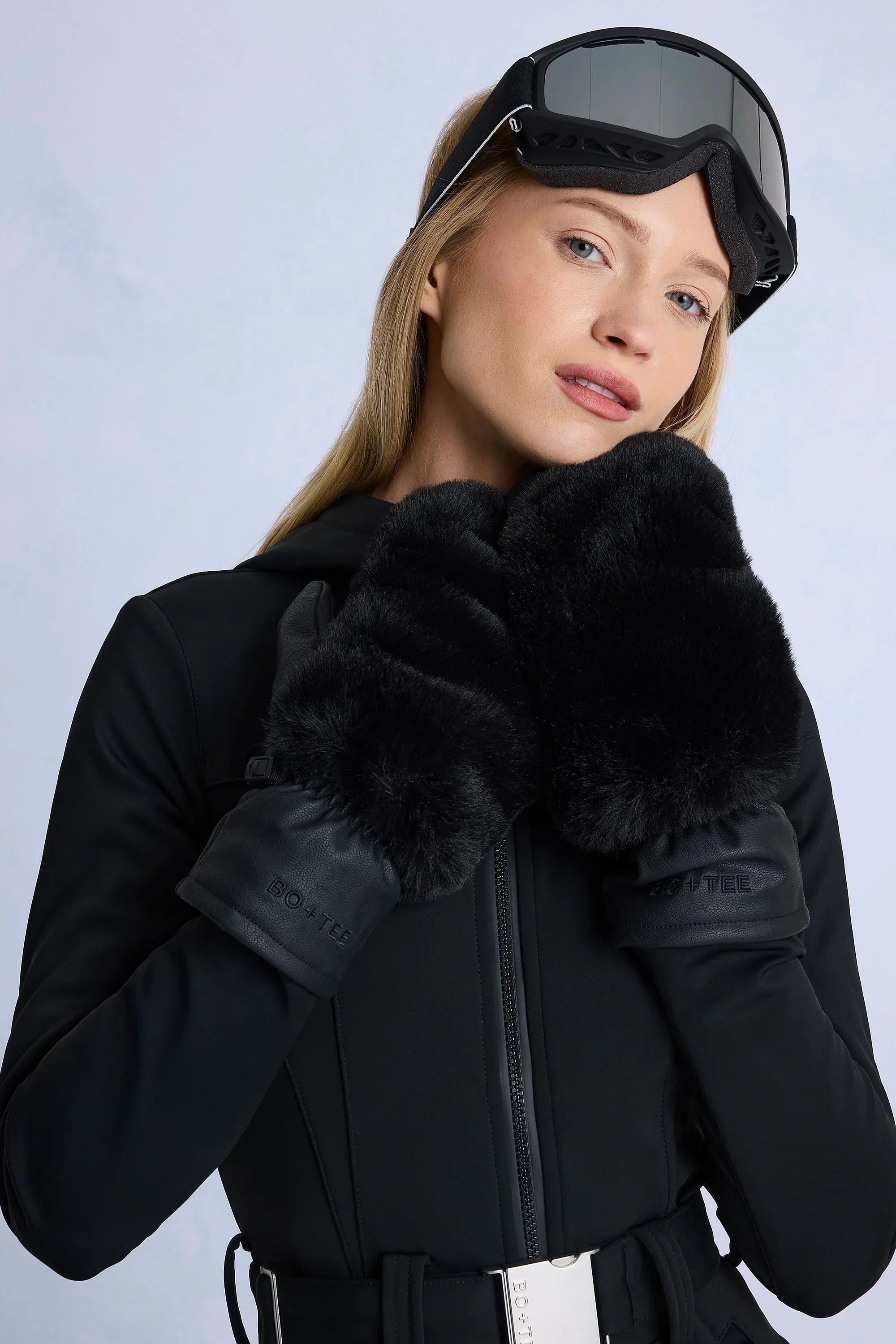 Faux Fur Gloves in Black