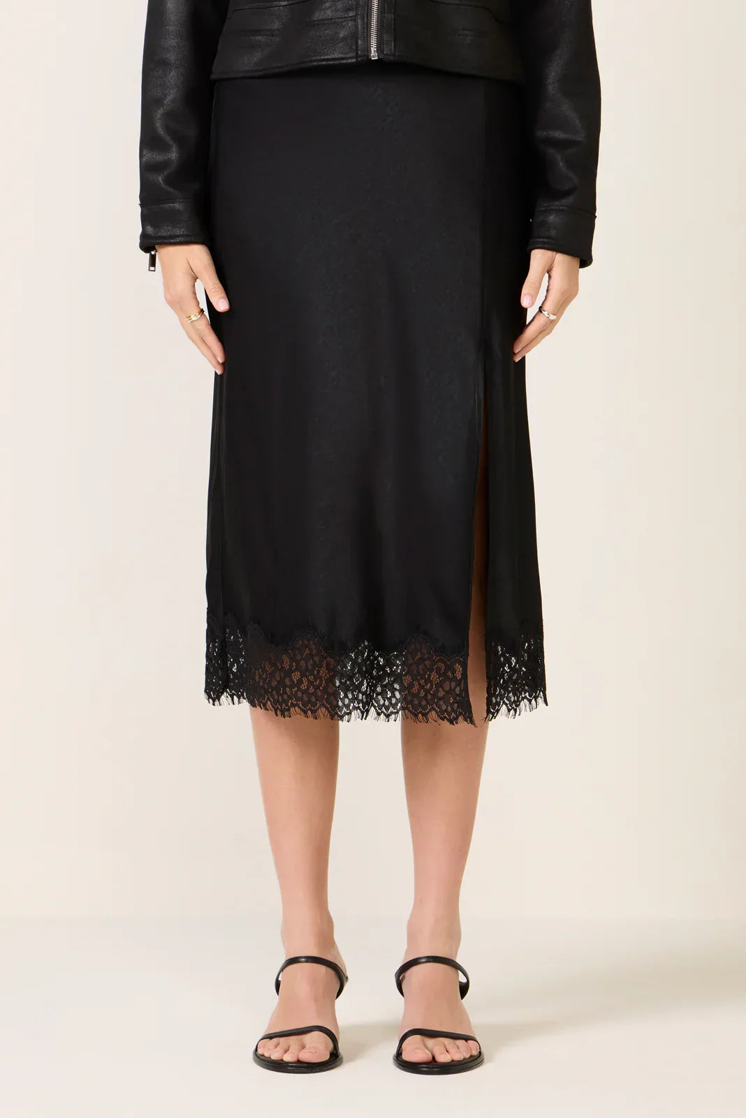 Satin Skirt w Lace