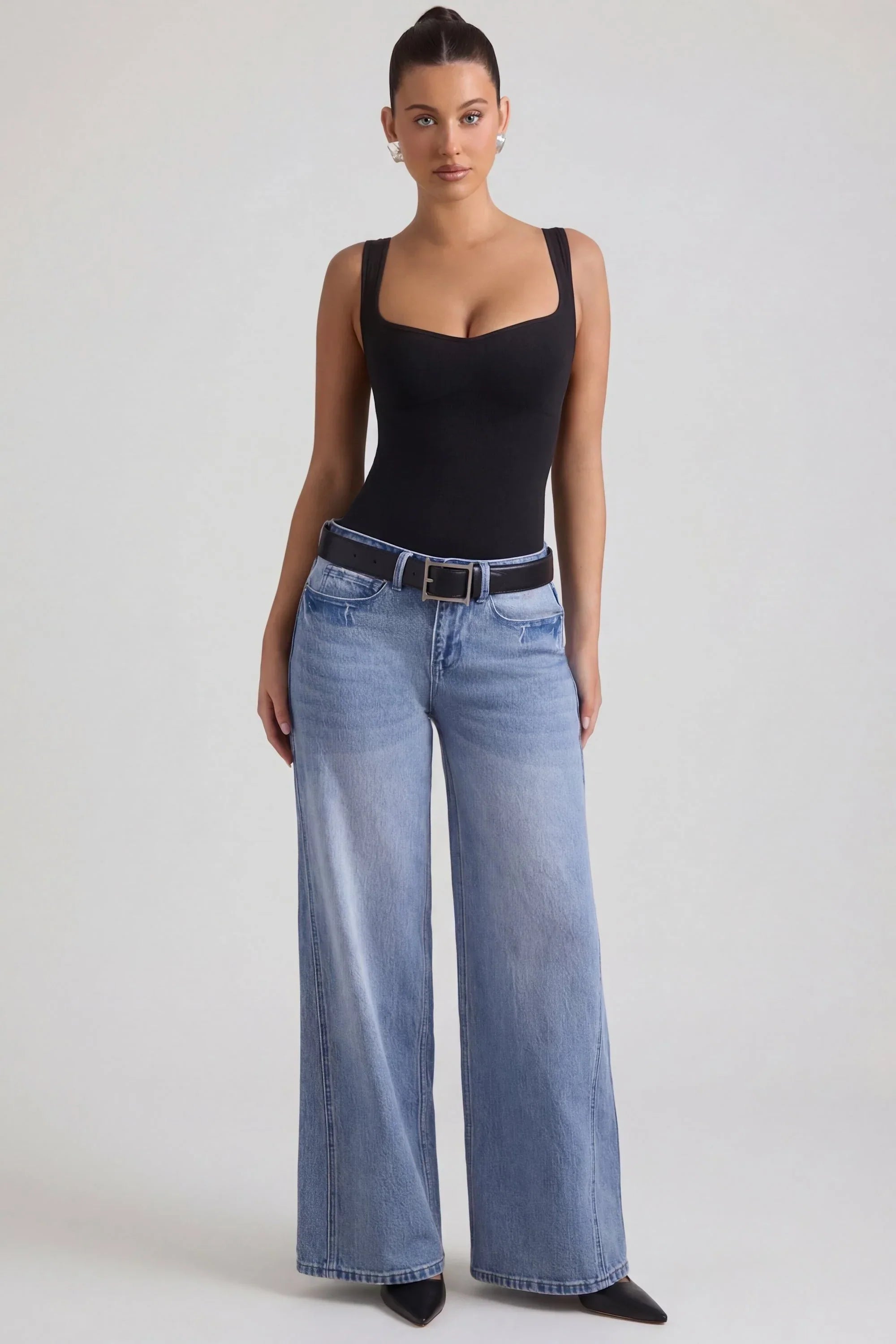 Low Rise Wide Leg Jeans in Vintage Wash