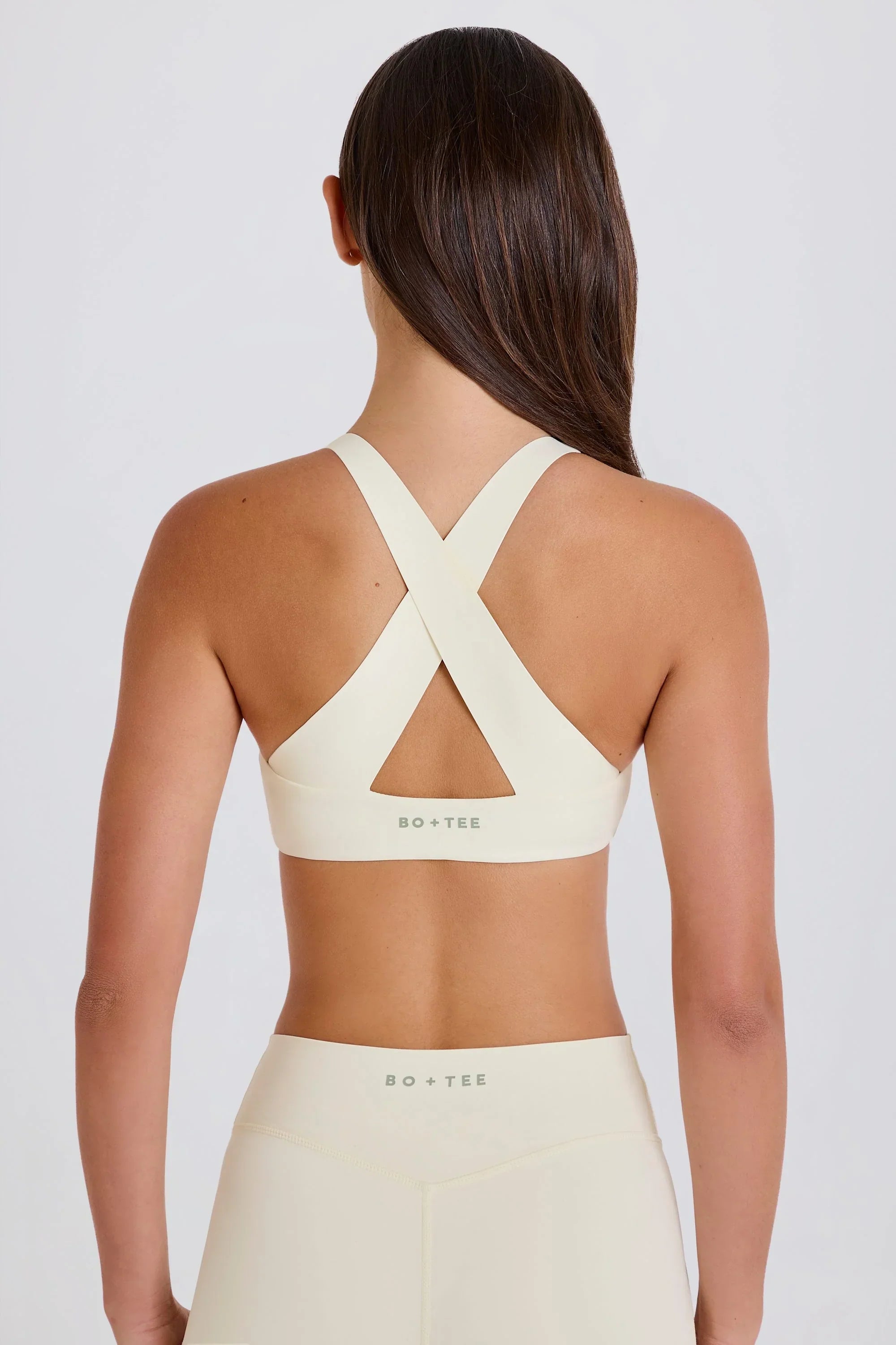 Crossback V Neck Sports Bra in Cream