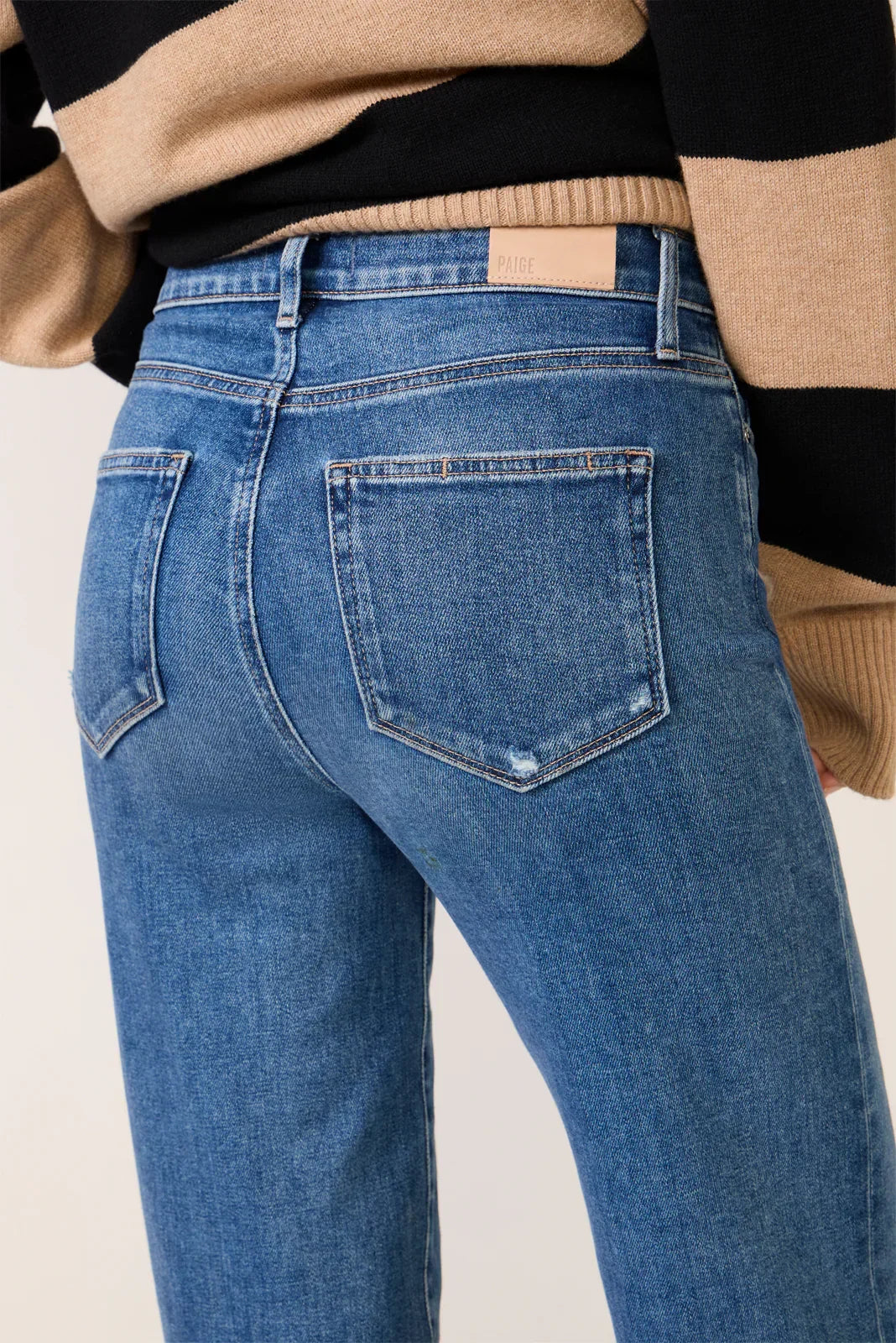 Anessa 31 w Raw Hem Wide Leg Jean